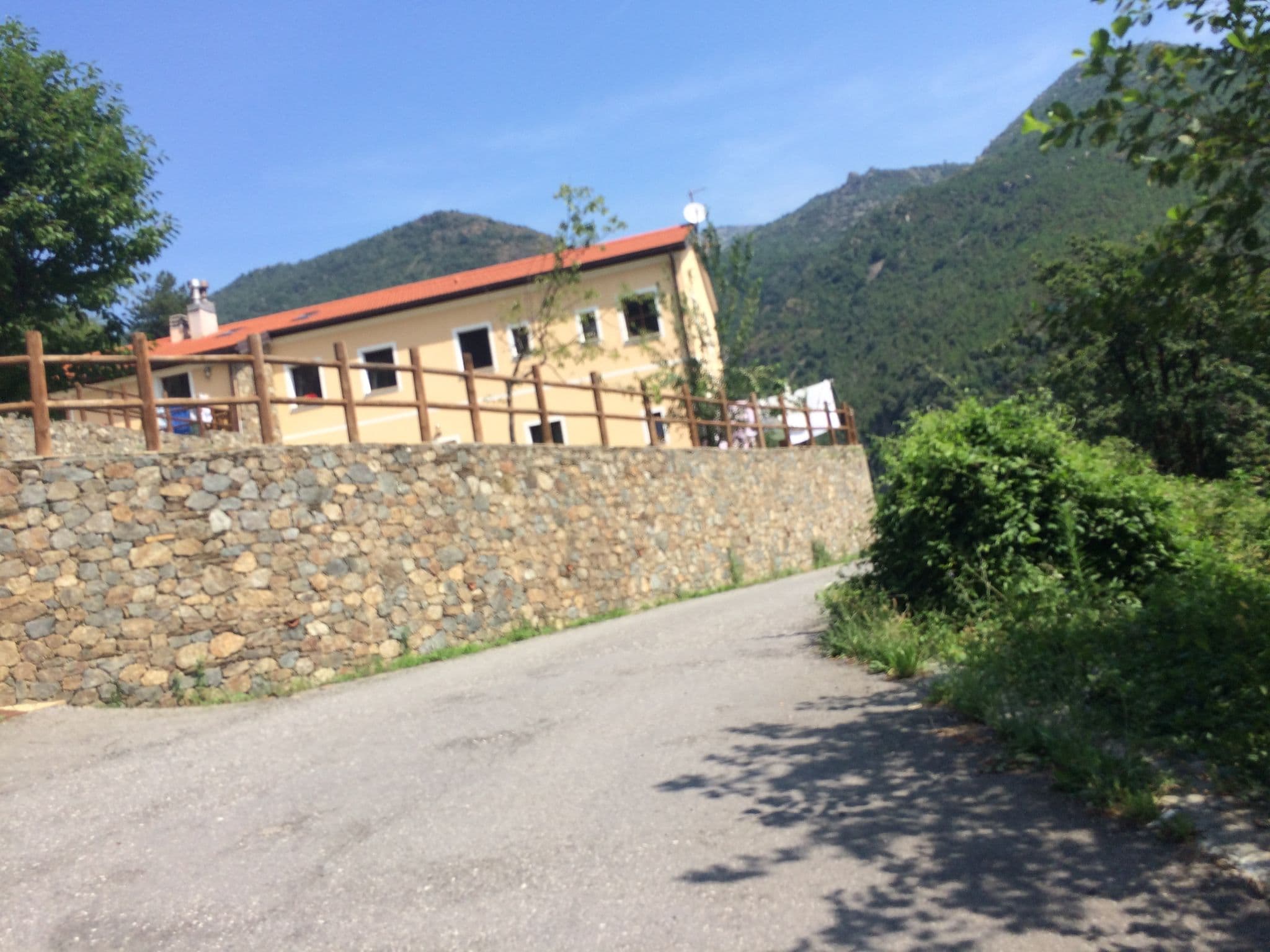 Street view near Varazze Sea-Mountain, Sciarborasca — © cxc (CC BY-SA · Mapillary)