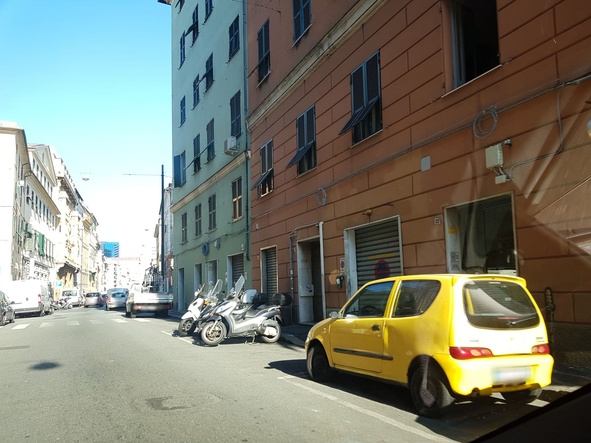 Street view near Albergo Fiorita, Genoa — © ale_zena_it (CC BY-SA · Mapillary)