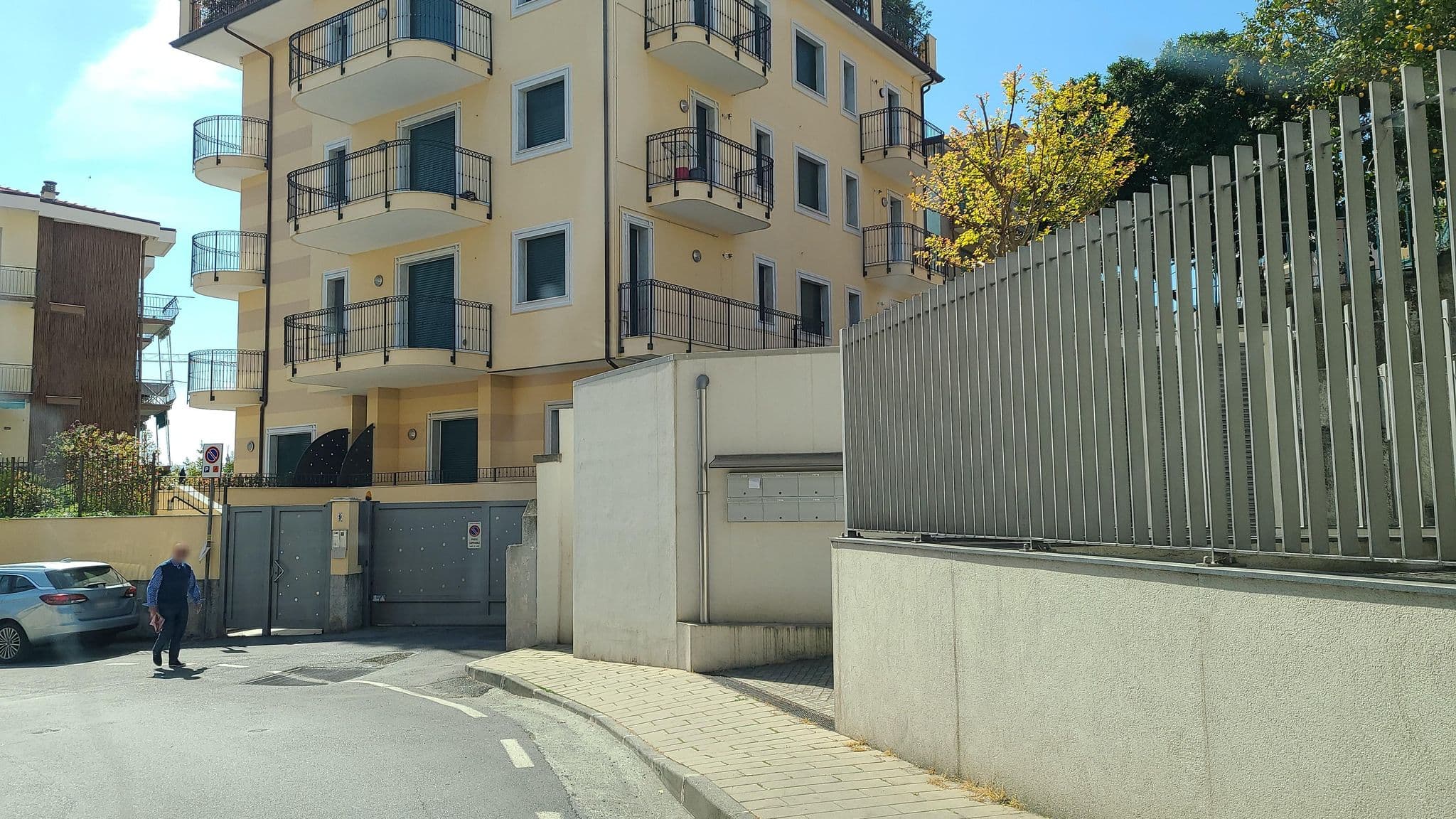 Street view near Hotel Residence Coccodrillo - Varazze, Celle Ligure — © chrisbeddow (CC BY-SA · Mapillary)