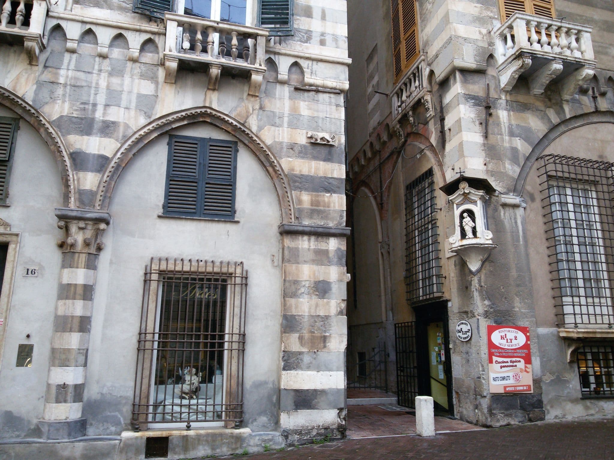 Street view near Ripa Maris, Genoa — © ale_zena_it (CC BY-SA · Mapillary)