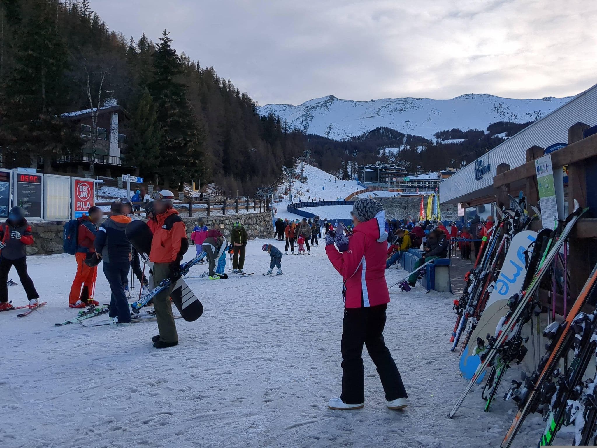 Street view near Pila SPA, Gressan — © jacopofar (CC BY-SA · Mapillary)