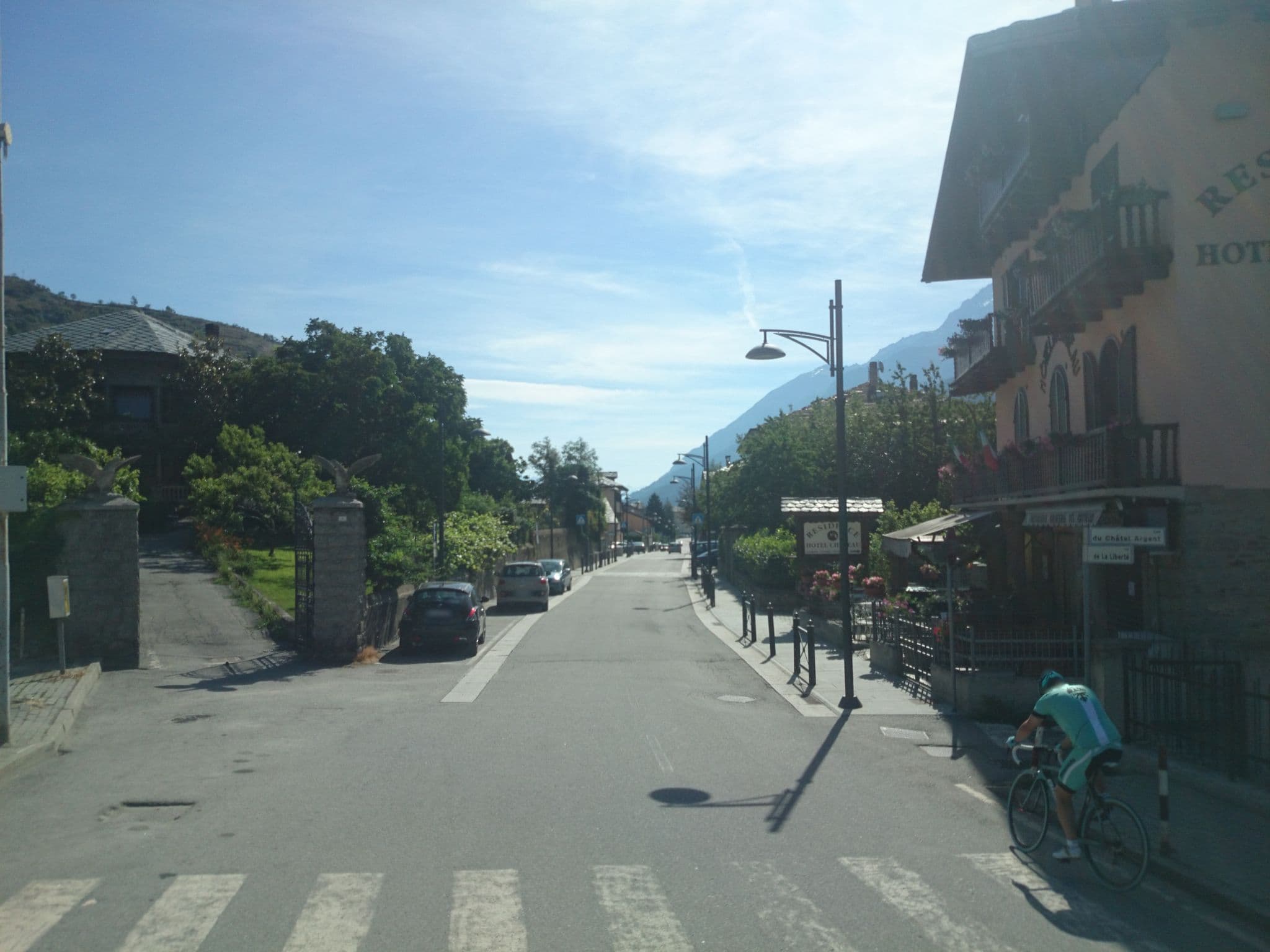 Street view near Hotel & Residence Chateau, Saint-Pierre — © peterneubauer (CC BY-SA · Mapillary)