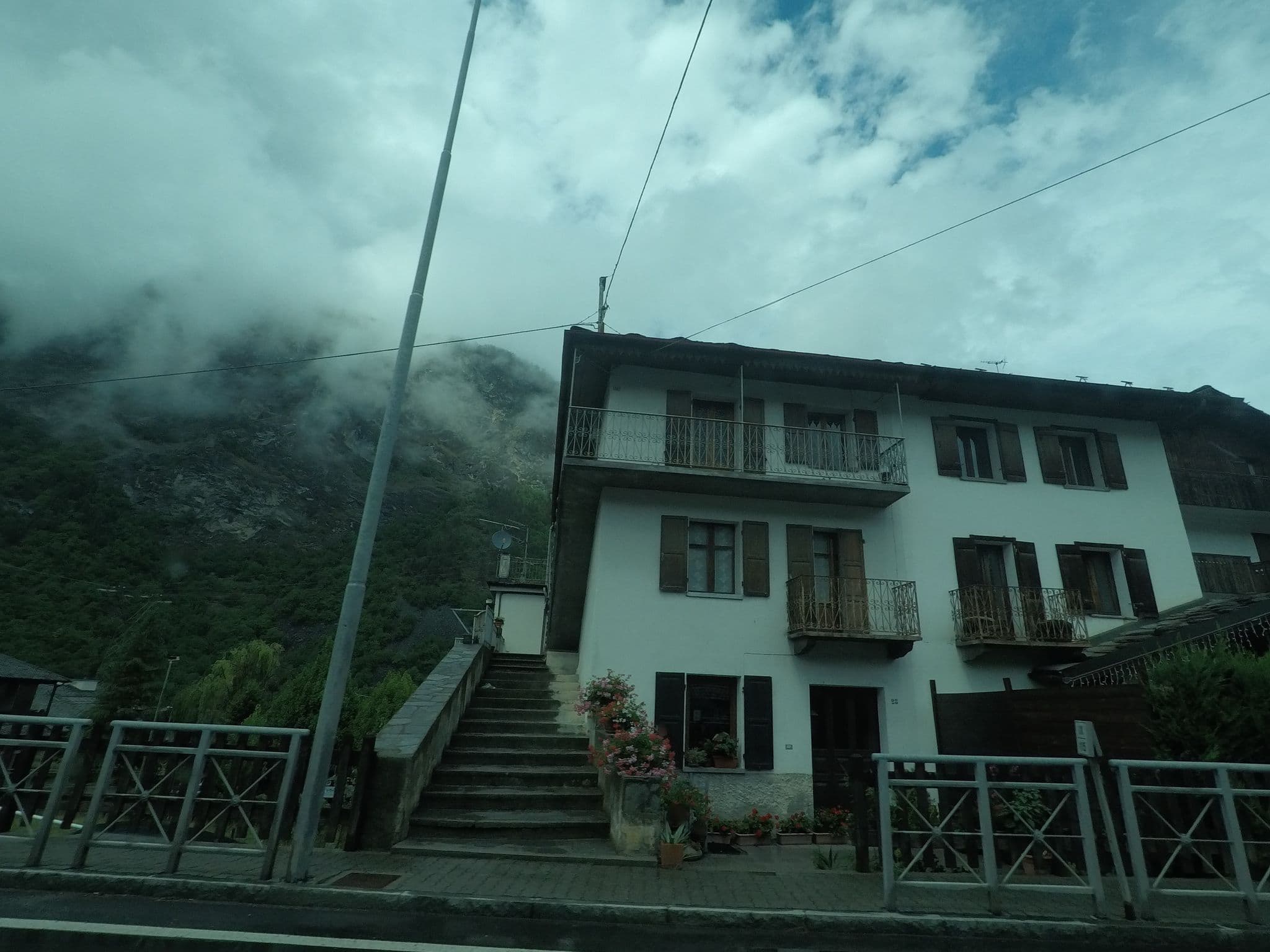 Street view near A.l.a. di Glarey Alberto, Saint-Pierre — © bcostacurta (CC BY-SA · Mapillary)