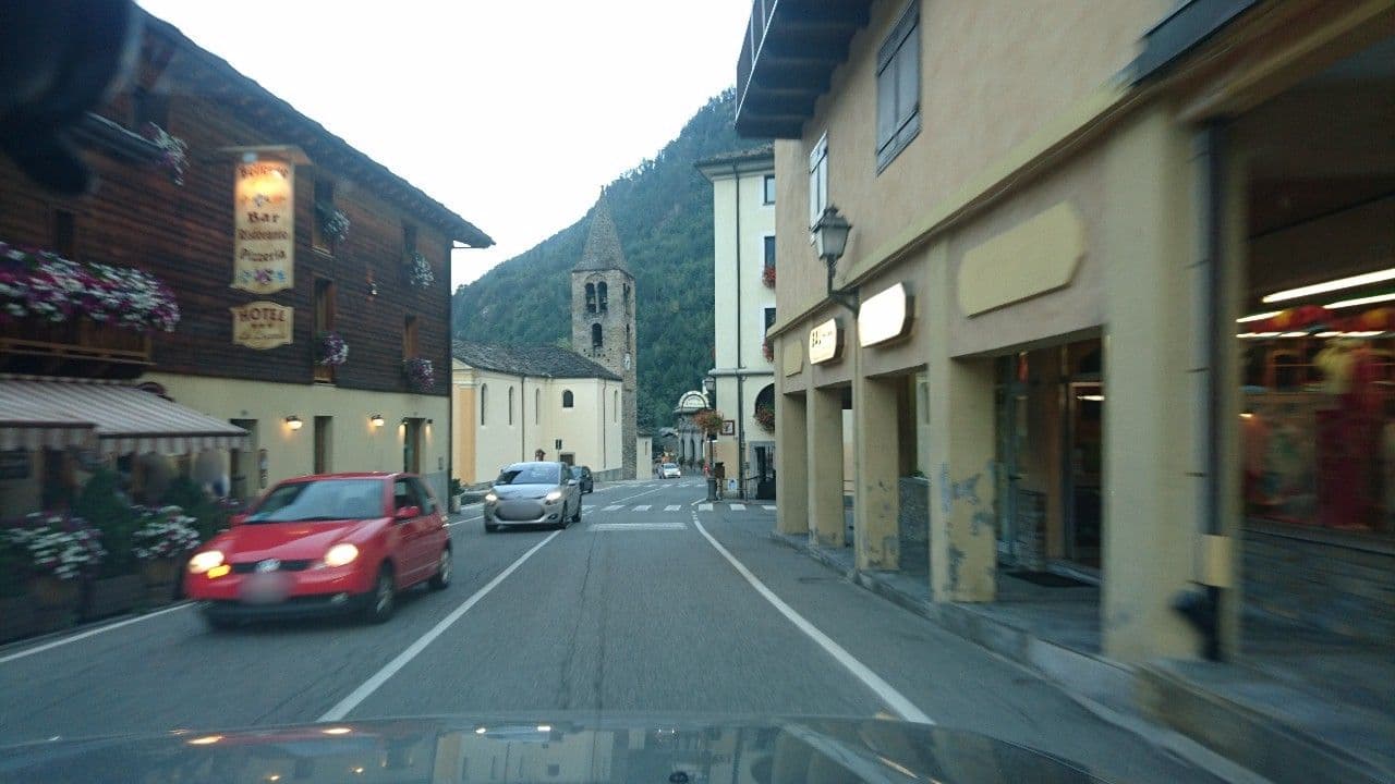 Street view near BRUNOVA SRL, Courmayeur — © voschix (CC BY-SA · Mapillary)