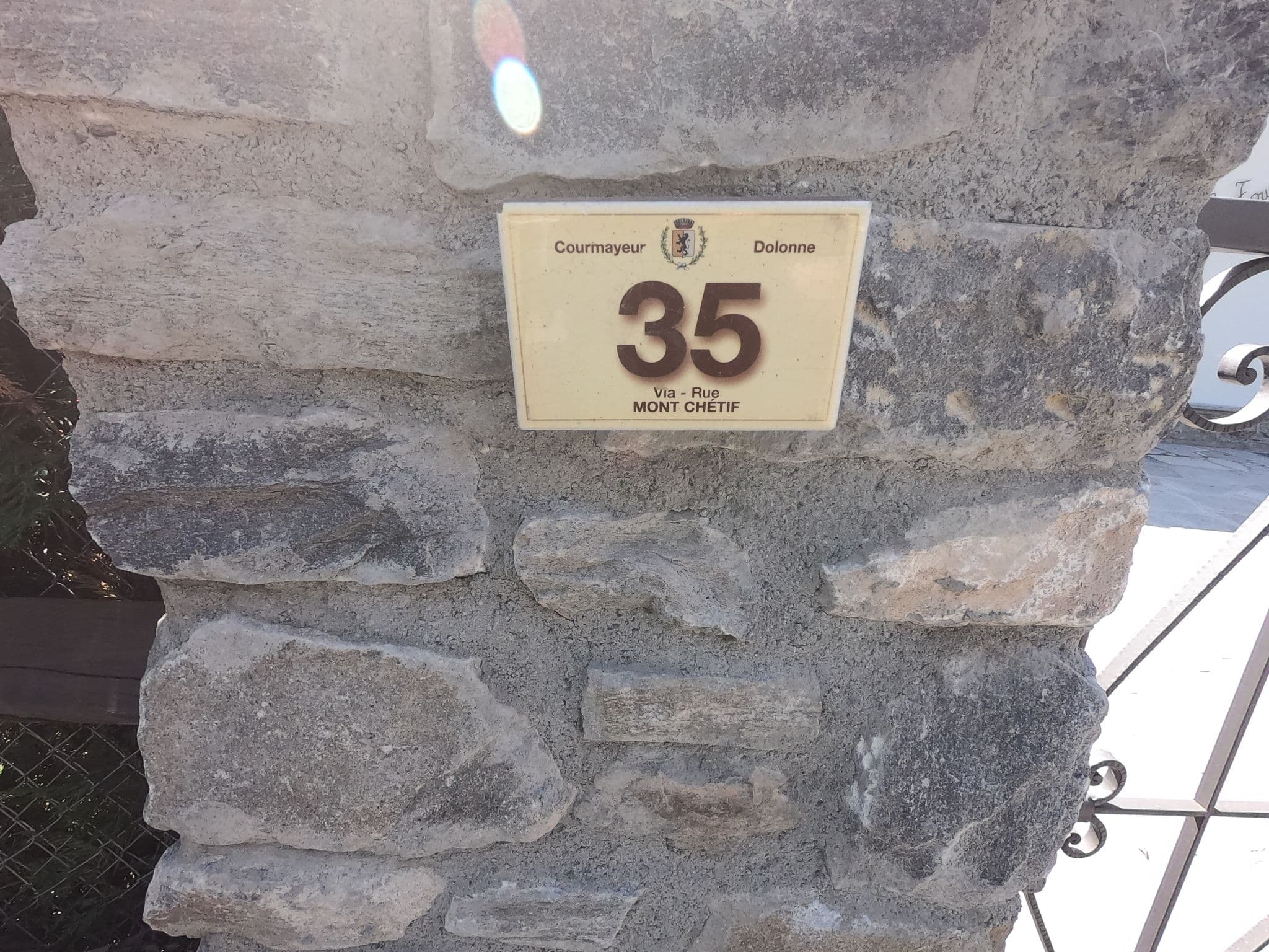 Street view near Canera 107 Letto Singolo Centrale, Courmayeur — © alextsiatinis (CC BY-SA · Mapillary)