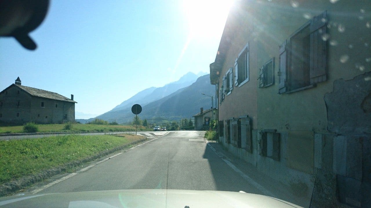 Street view near Casa Seez, Saint-Pierre — © voschix (CC BY-SA · Mapillary)