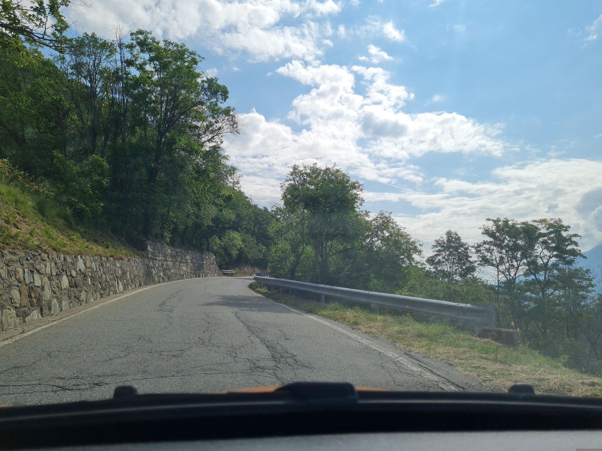 Street view near Village Residence di Rosset Cesare e C. SNC, Quart — © laniuscollurio (CC BY-SA · Mapillary)
