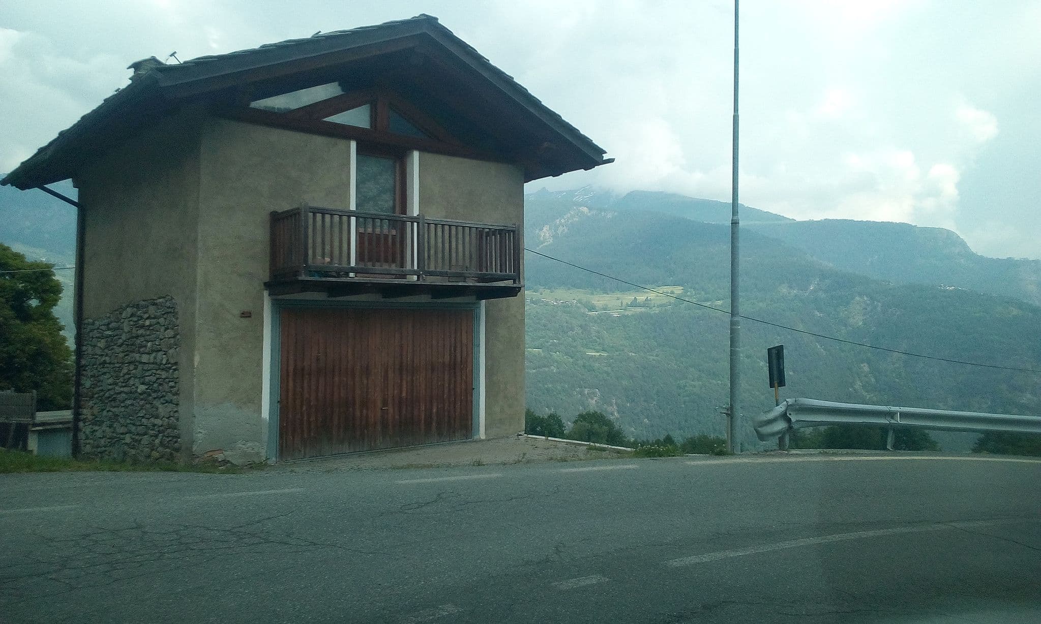 Street view near Agriturismo Boule de Neige torgnon, Chatillon — © gianmarionavi (CC BY-SA · Mapillary)