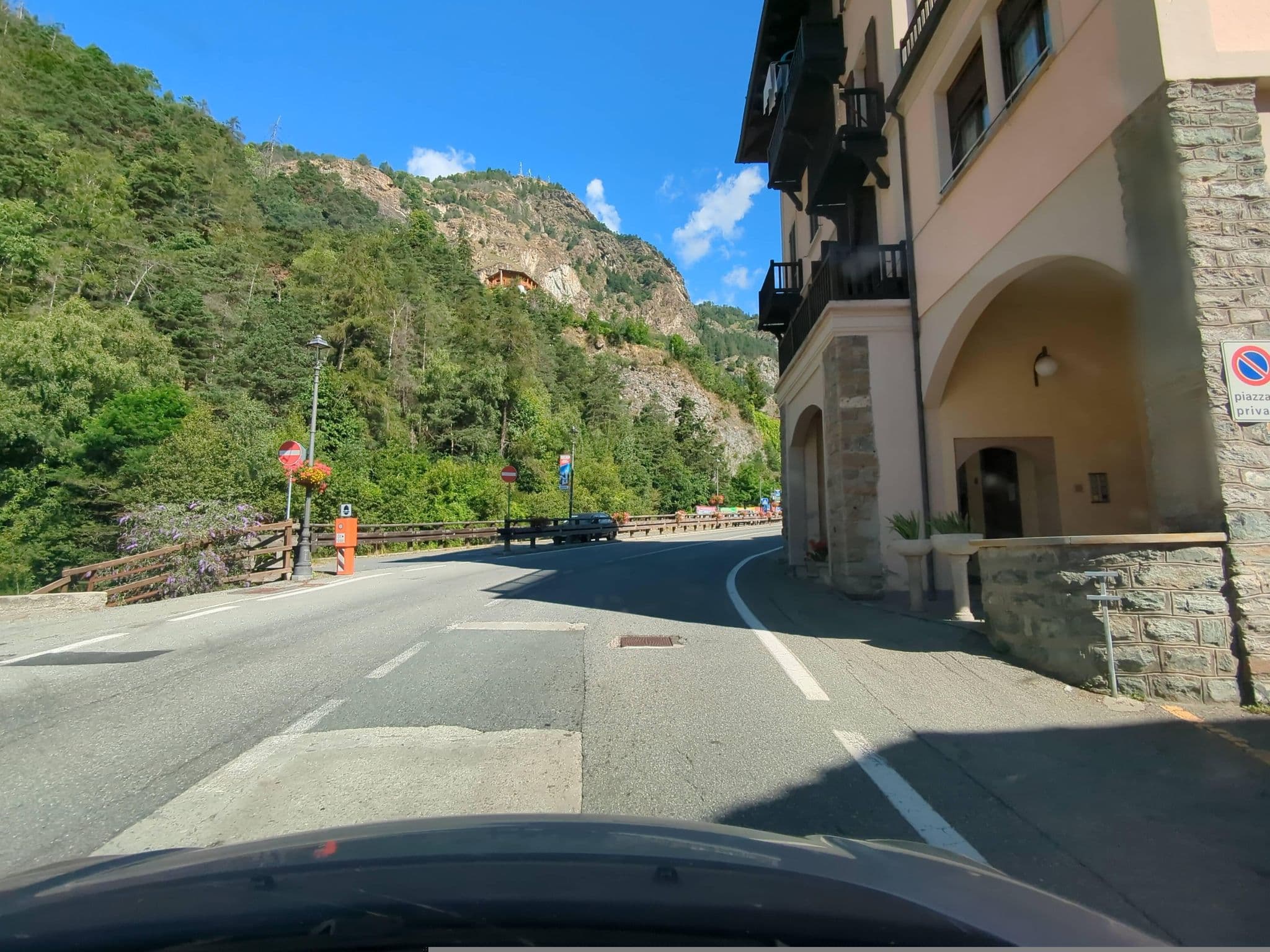 Street view near Locanda Monte Cervino, Chatillon — © musuruan (CC BY-SA · Mapillary)
