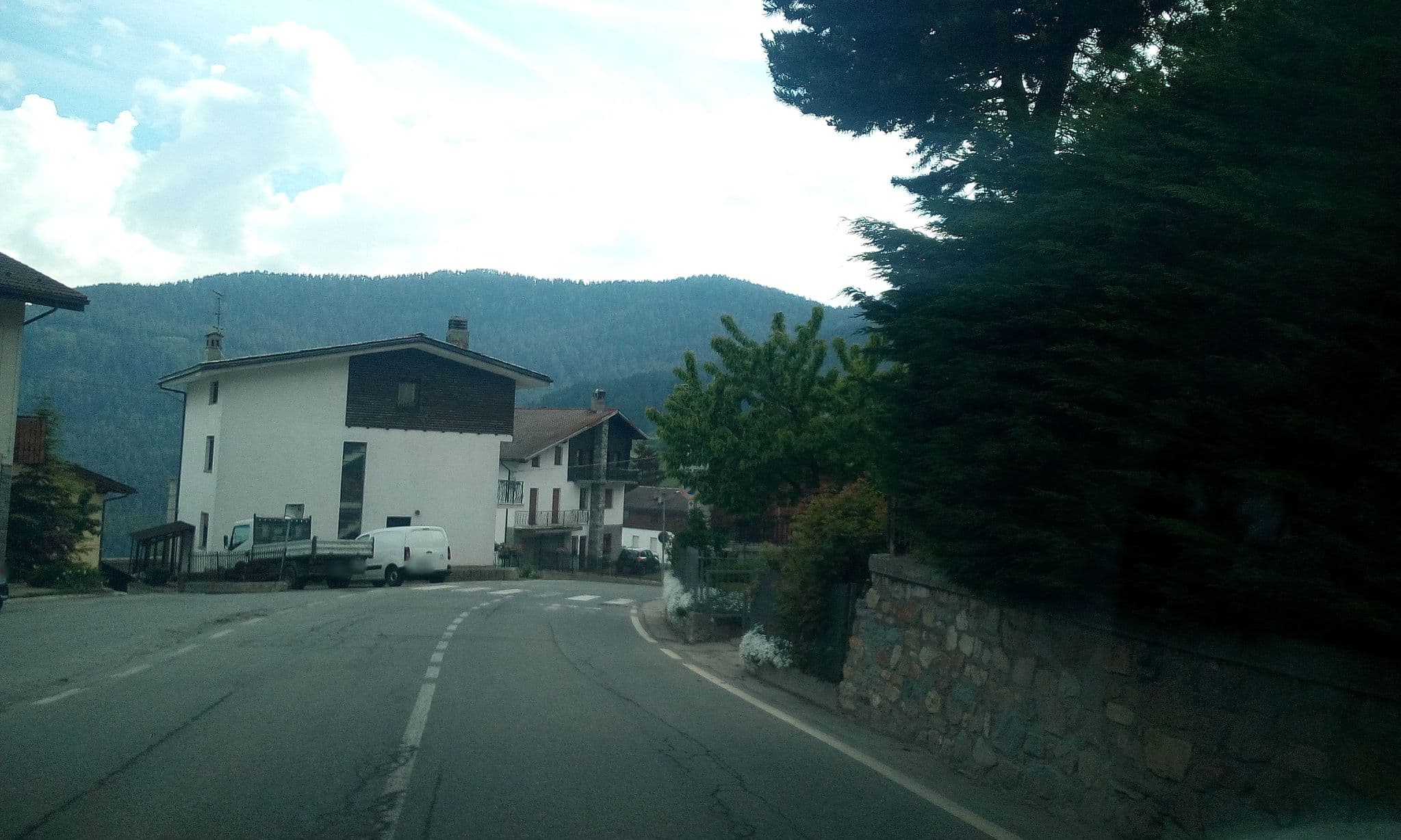 Street view near Chambres d’hôtes La Latteria, Chatillon — © gianmarionavi (CC BY-SA · Mapillary)