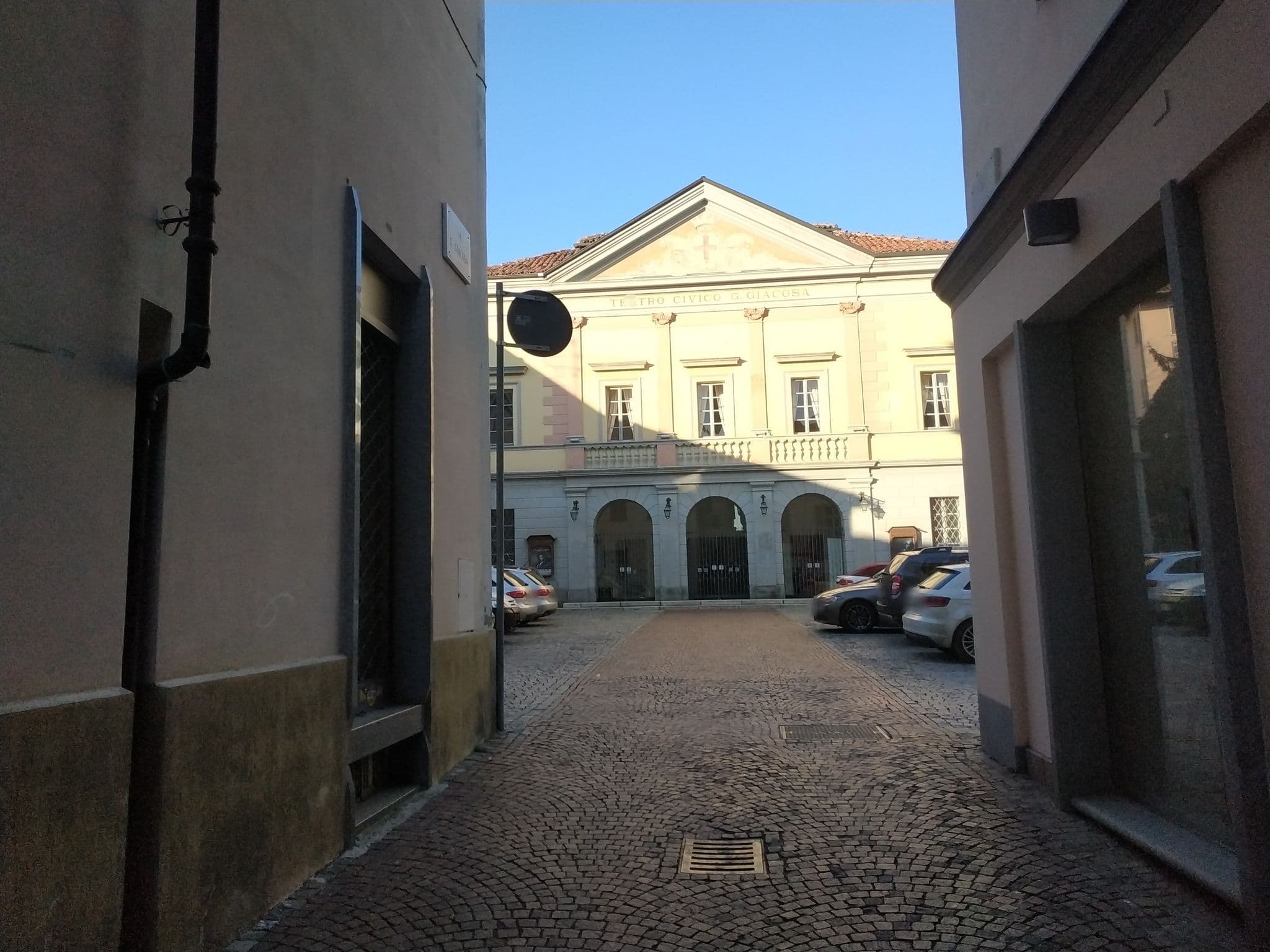 Street view near Glosoli B&B International Residency for Artists, Ivrea — © mbranco (CC BY-SA · Mapillary)