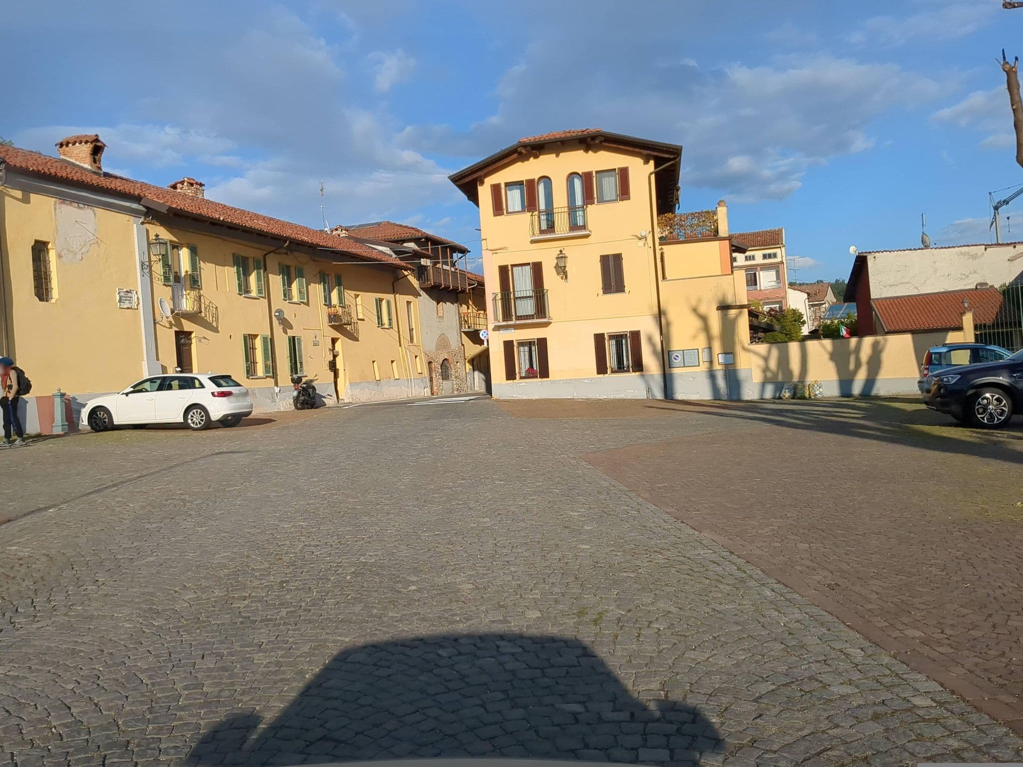 Street view near Bed and breakfast villa emilia, Viverone — © musuruan (CC BY-SA · Mapillary)