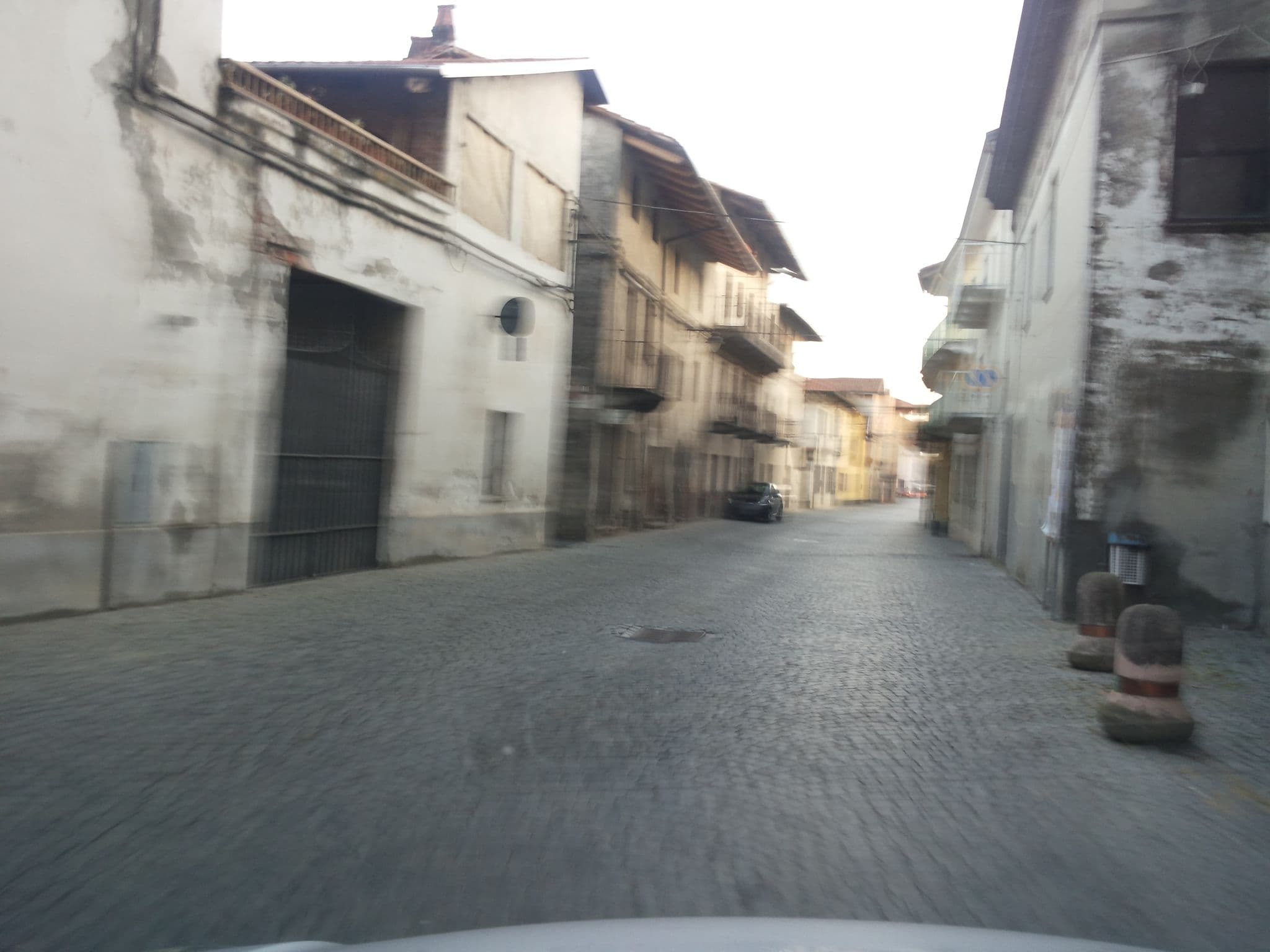 Street view near Castello di Borgomasino, Moncrivello — © musuruan (CC BY-SA · Mapillary)