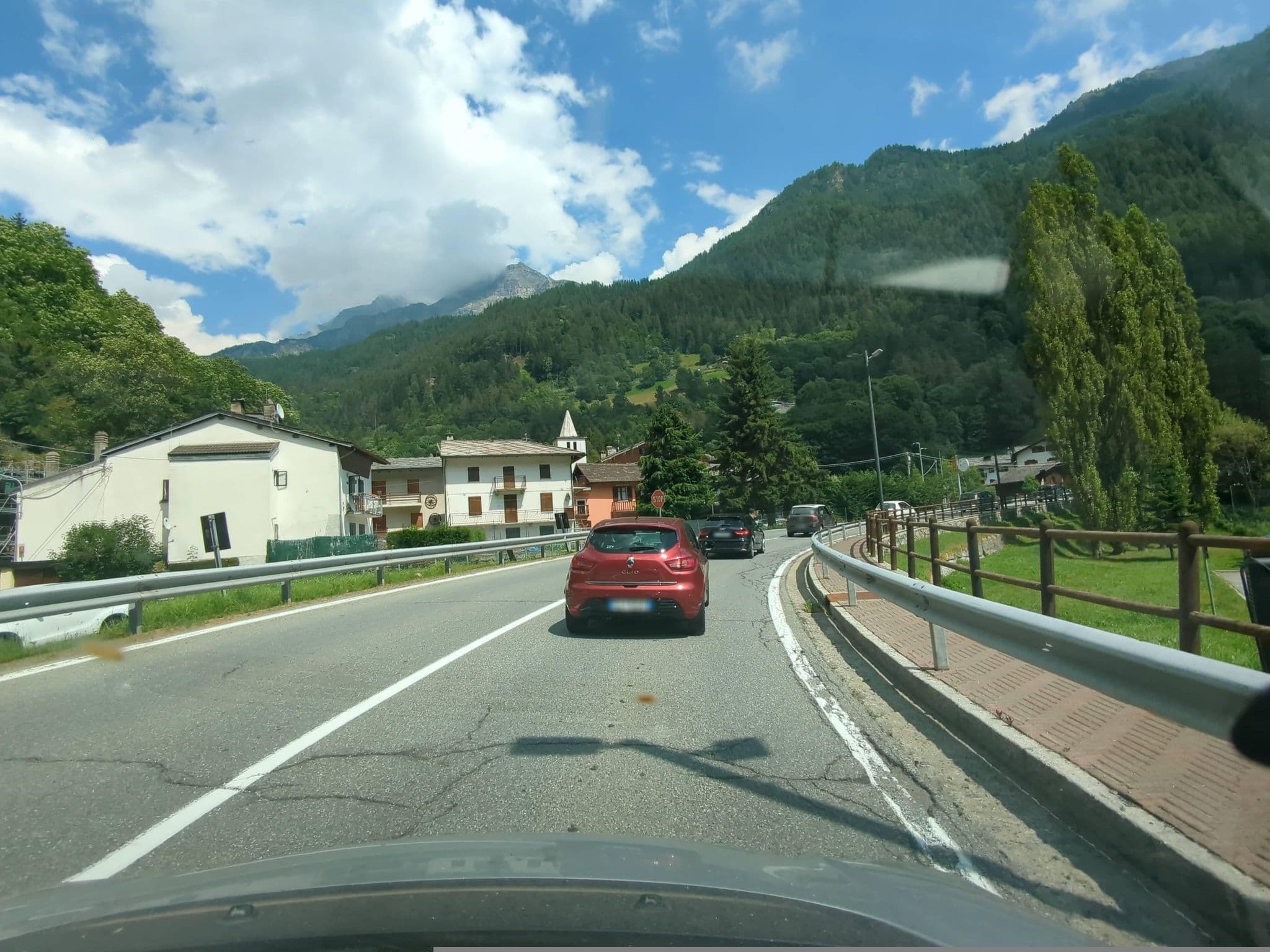 Street view near Punta Cian di Gorret Guido & C. SNC, Valtournenche — © musuruan (CC BY-SA · Mapillary)