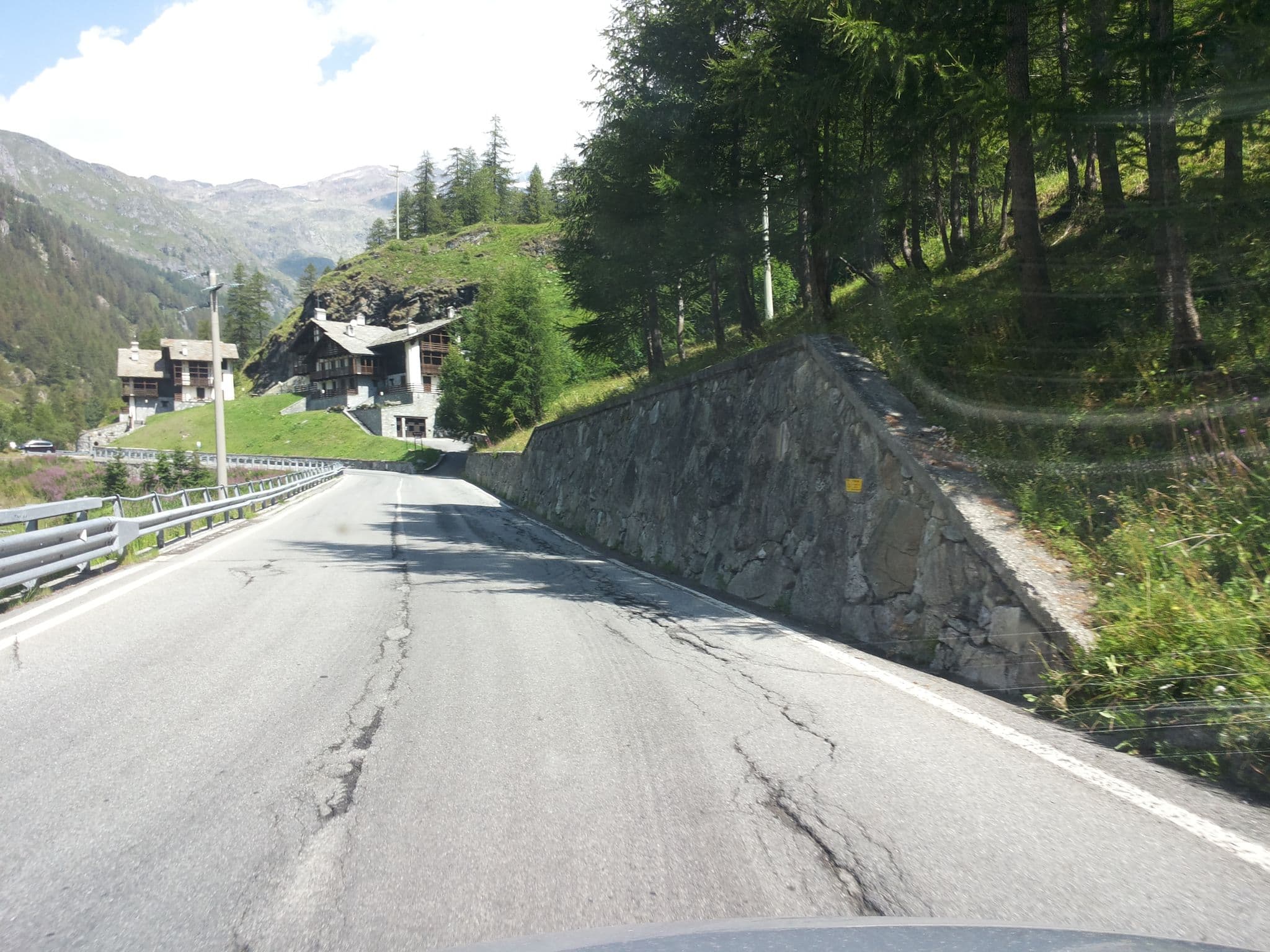 Street view near Il Piccolo Residence, Ayas — © musuruan (CC BY-SA · Mapillary)