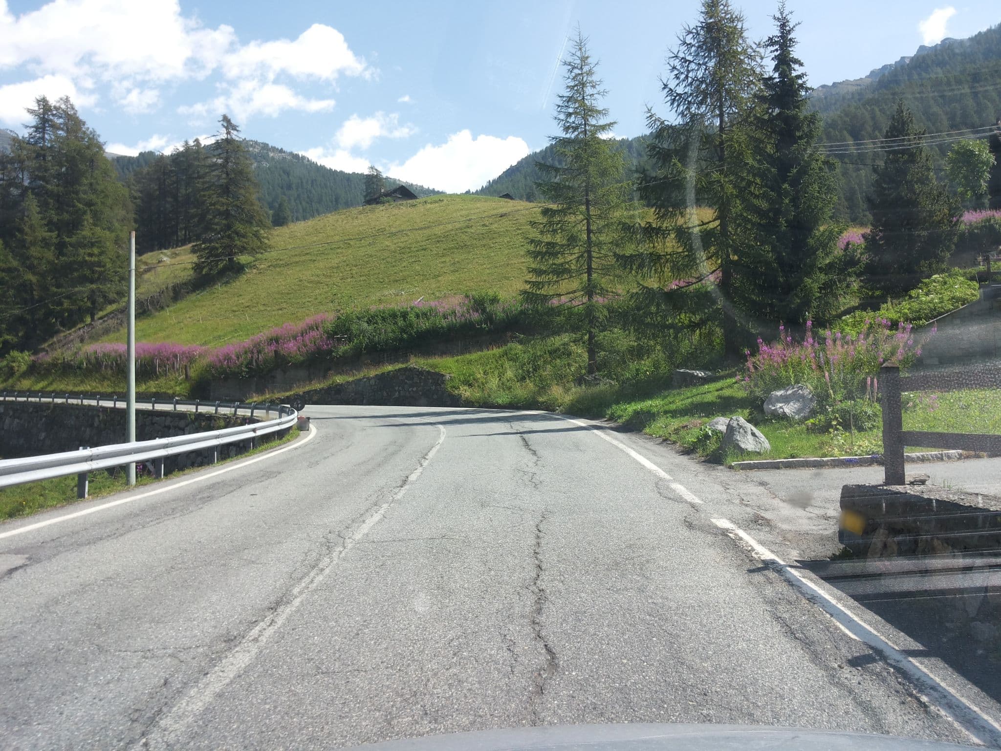 Street view near Zimmer Heidi, Ayas — © musuruan (CC BY-SA · Mapillary)