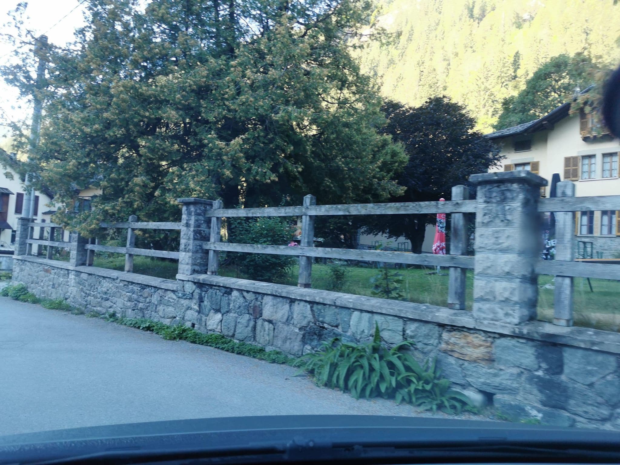 Street view near Hotel Villa Tedaldi, Ayas — © canfe (CC BY-SA · Mapillary)