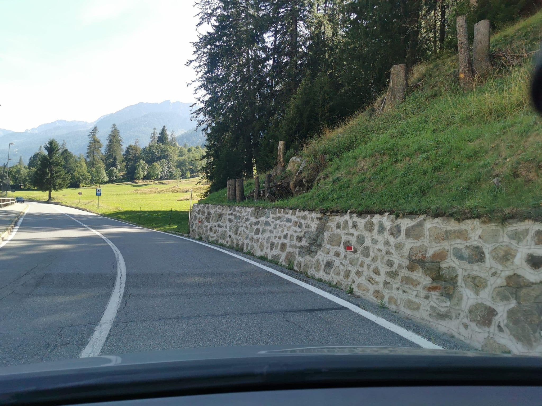 Street view near Chambres d'Hotes Dresalwoald, Ayas — © canfe (CC BY-SA · Mapillary)