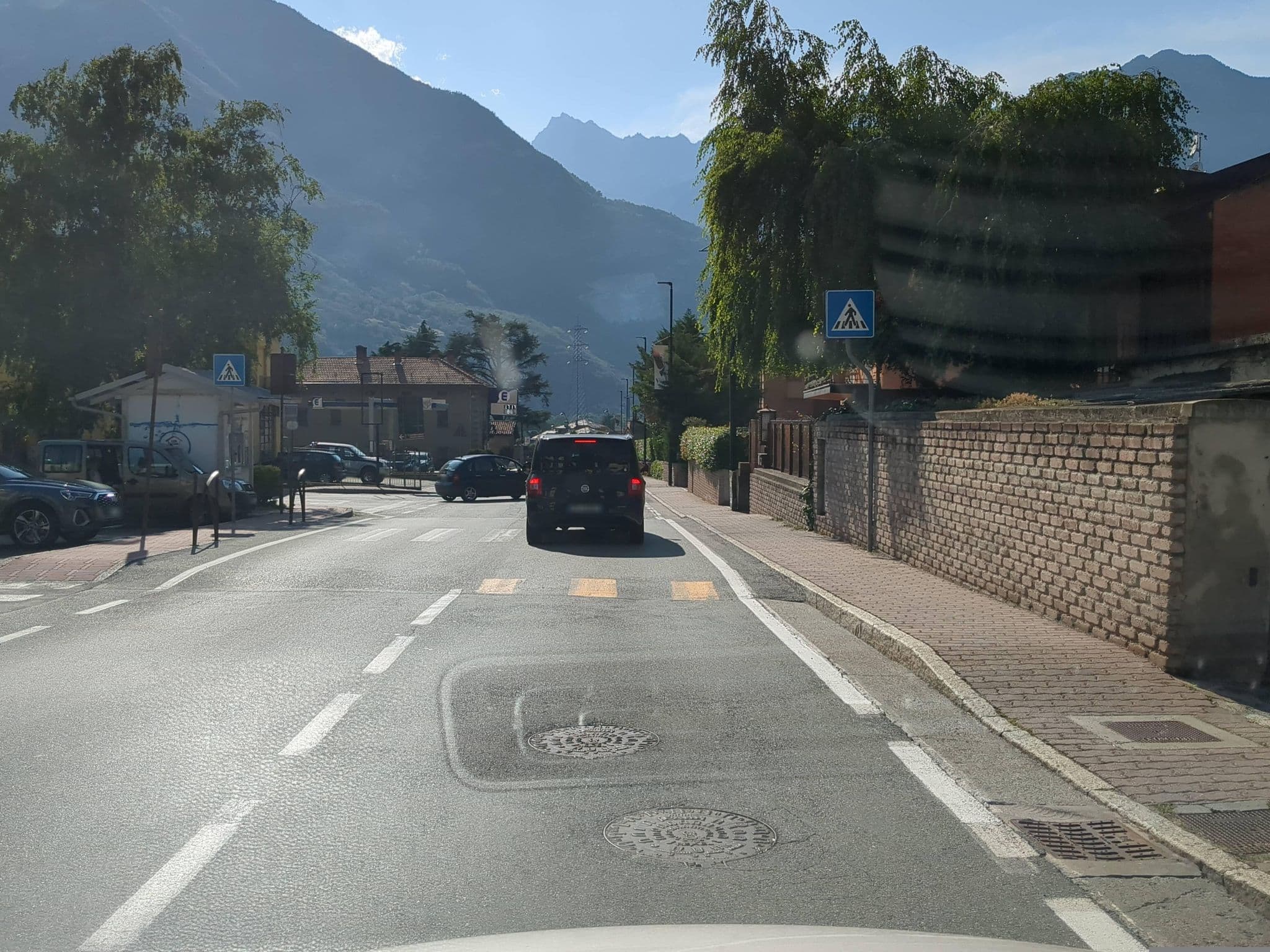 Street view near Pierre Hotel di Bettoni n. e c. SNC, Verres — © musuruan (CC BY-SA · Mapillary)