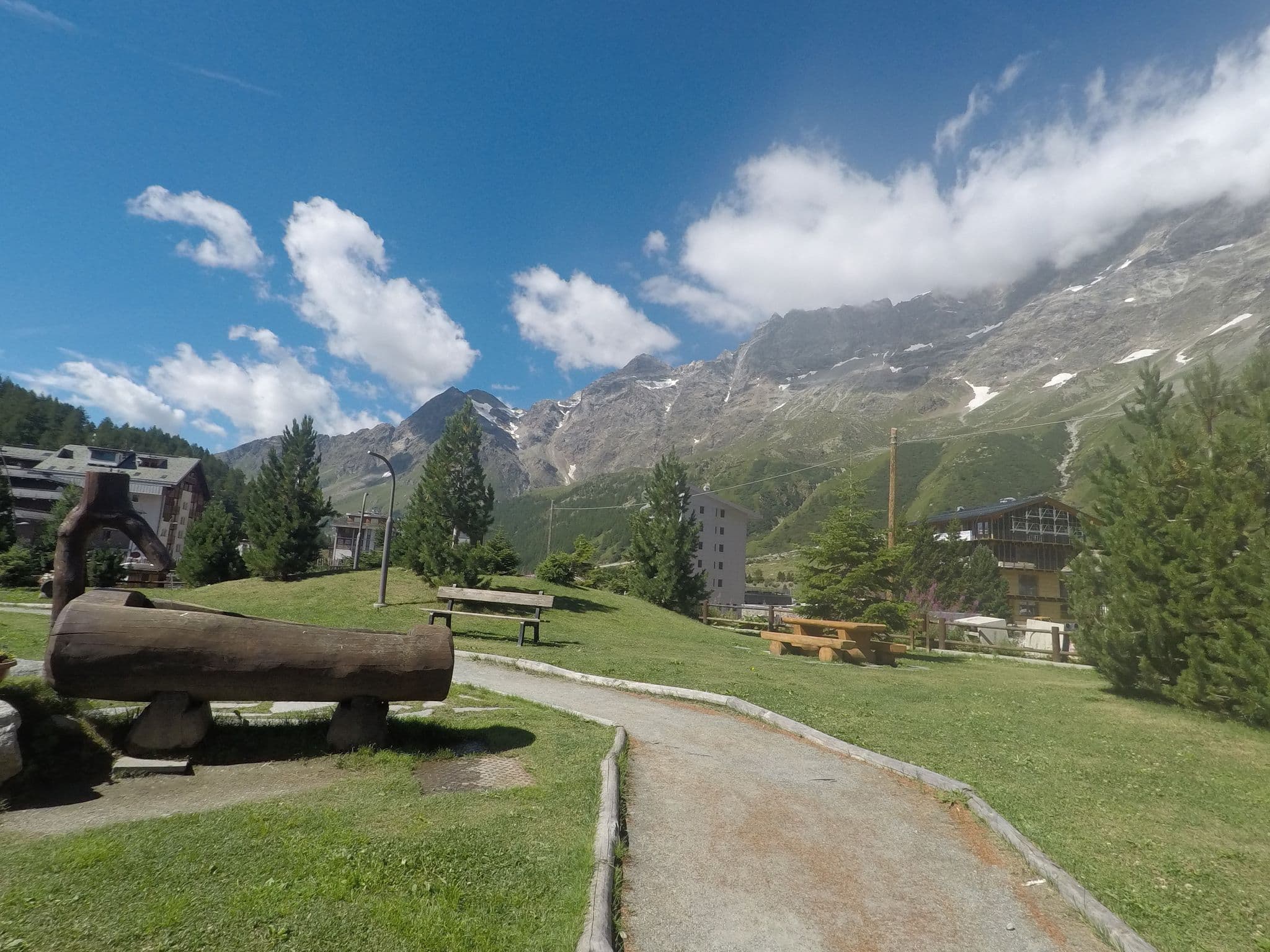 Street view near Hotel Sporting, Valtournenche — © bcostacurta (CC BY-SA · Mapillary)