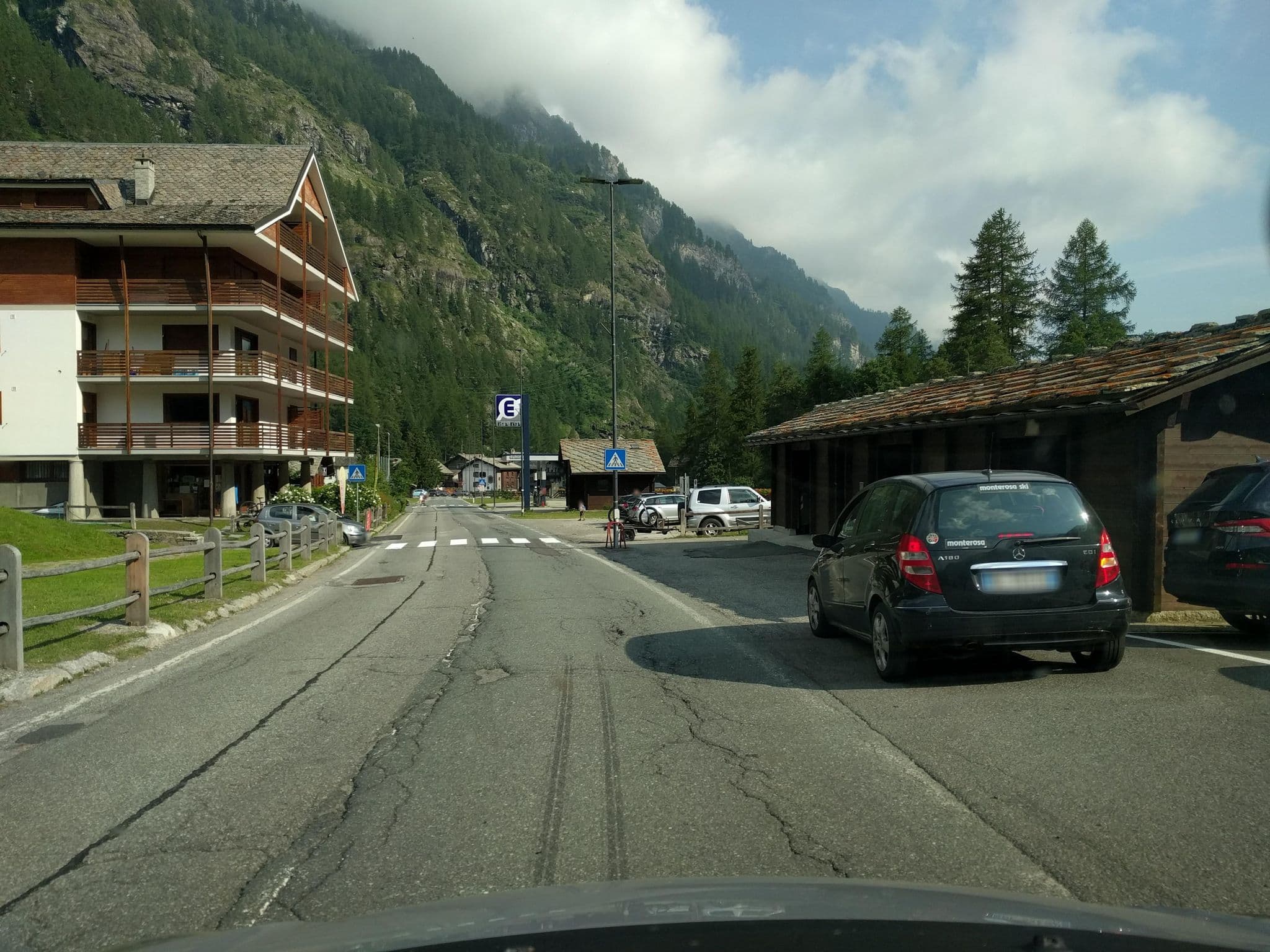 Street view near Hotel Nordend, Ayas — © musuruan (CC BY-SA · Mapillary)