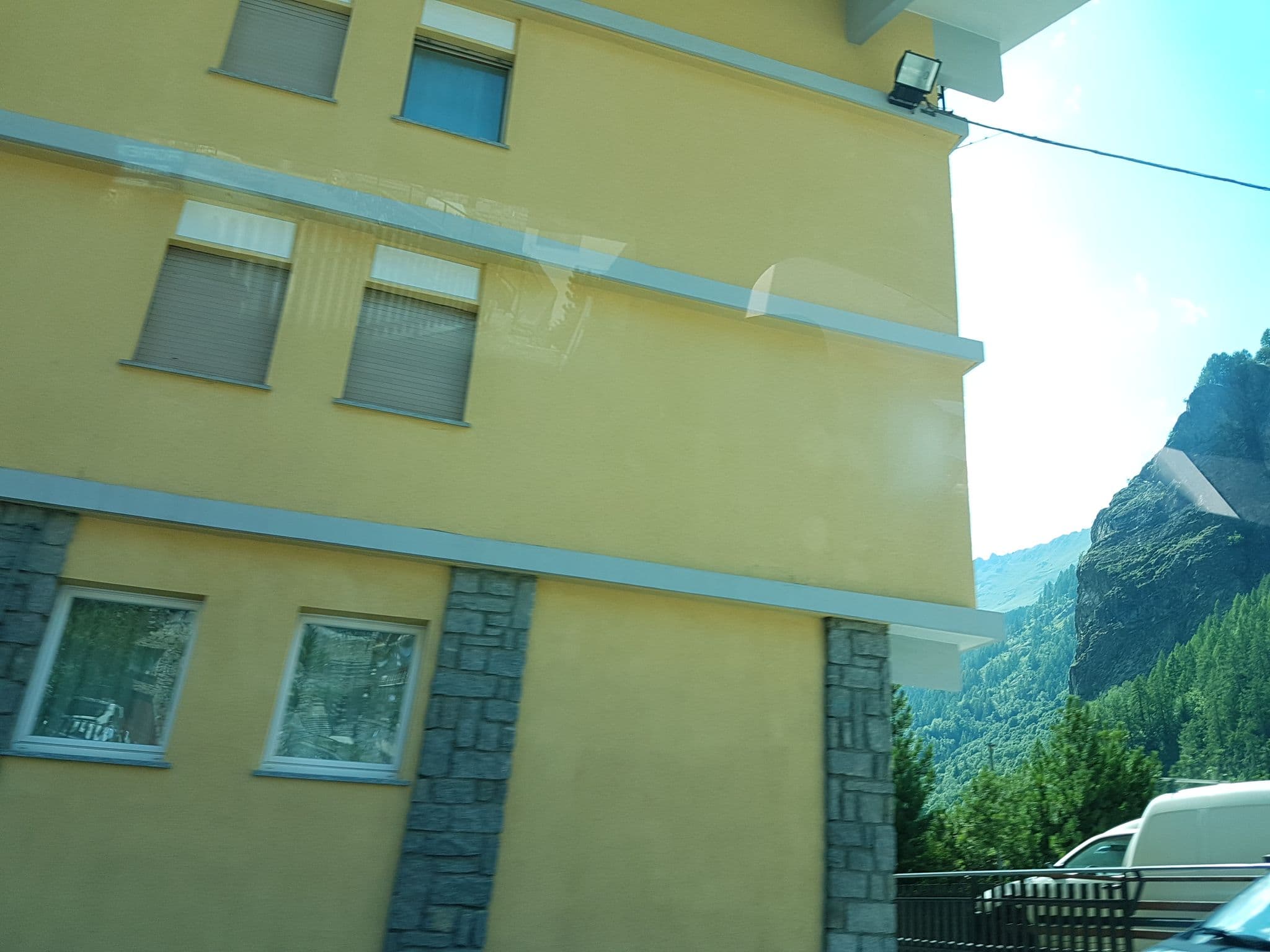 Street view near l’ancien paquier appertementi, Valtournenche — © bcostacurta (CC BY-SA · Mapillary)