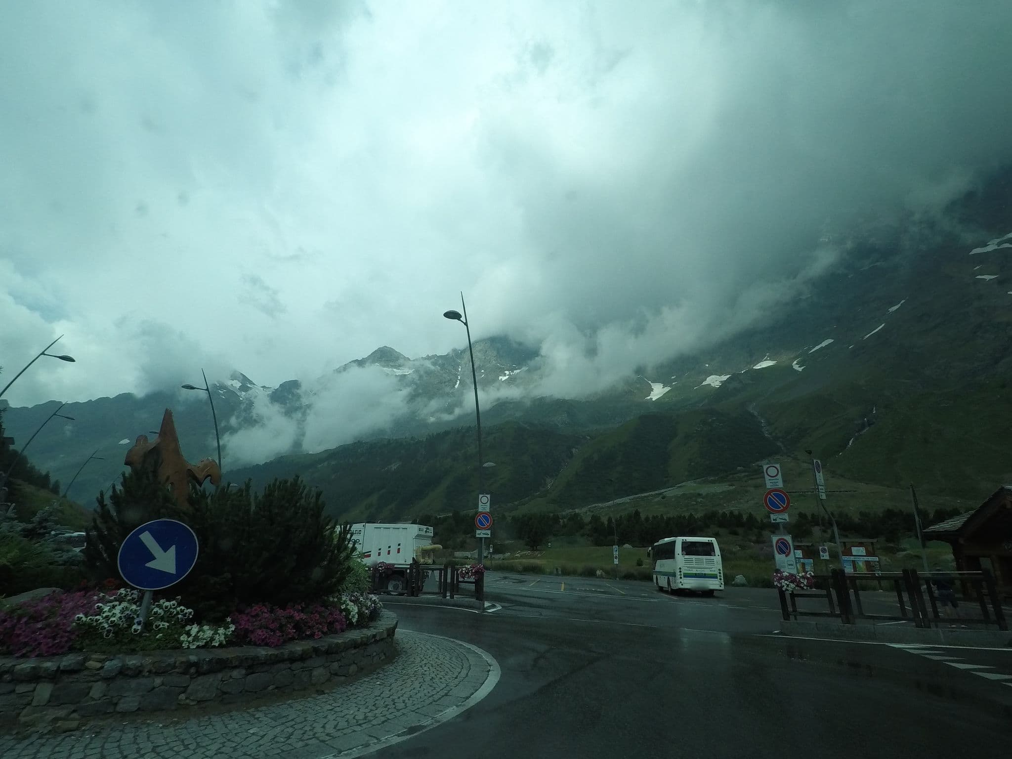 Street view near Cervino Valley House Rododendro, Valtournenche — © bcostacurta (CC BY-SA · Mapillary)