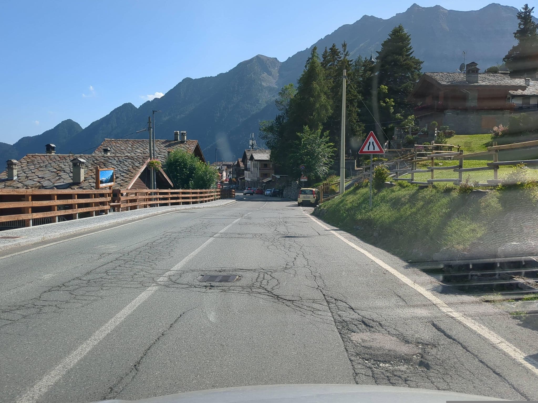 Street view near Hotel Petit Prince, Ayas — © musuruan (CC BY-SA · Mapillary)