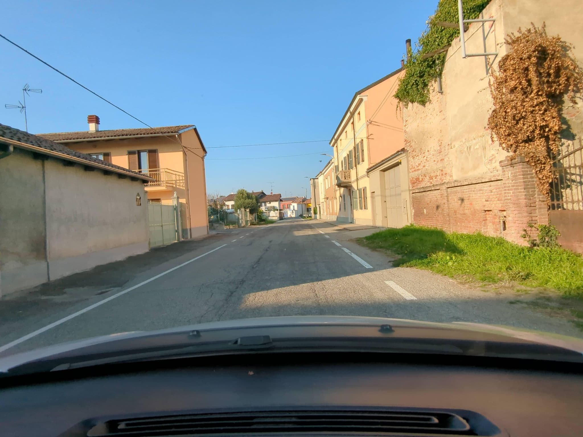 Street view near b&b barbaRicu, Fontanetto Po — © musuruan (CC BY-SA · Mapillary)