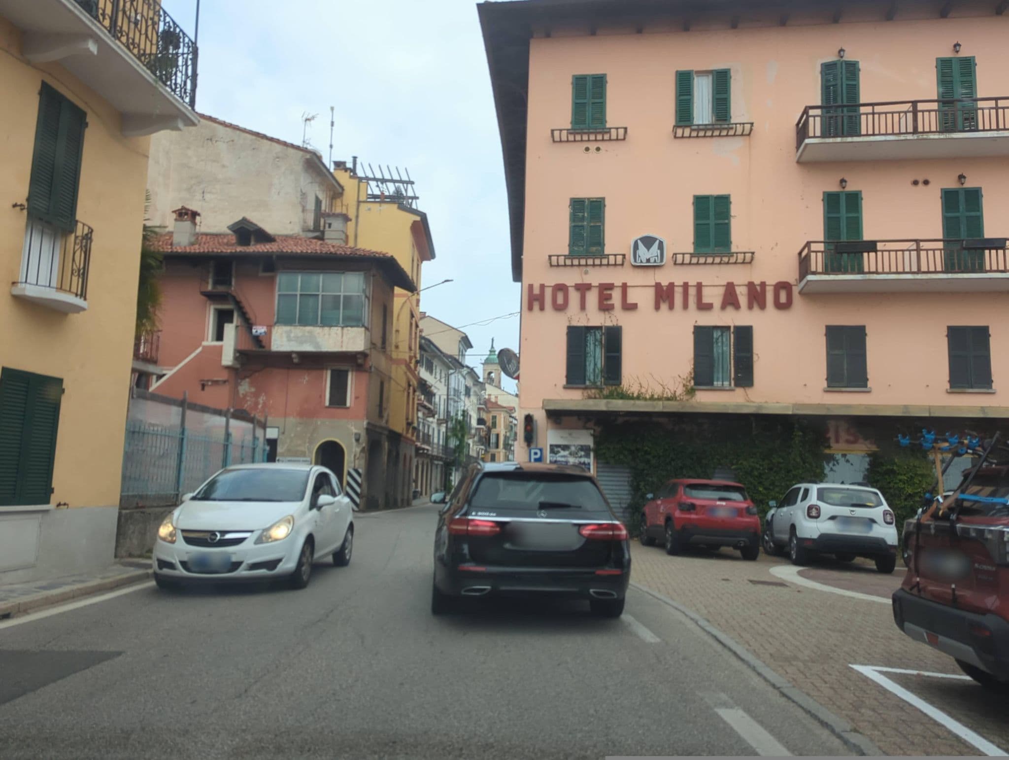 Street view near Hotel Milano, Lesa — © ivanbranco (CC BY-SA · Mapillary)