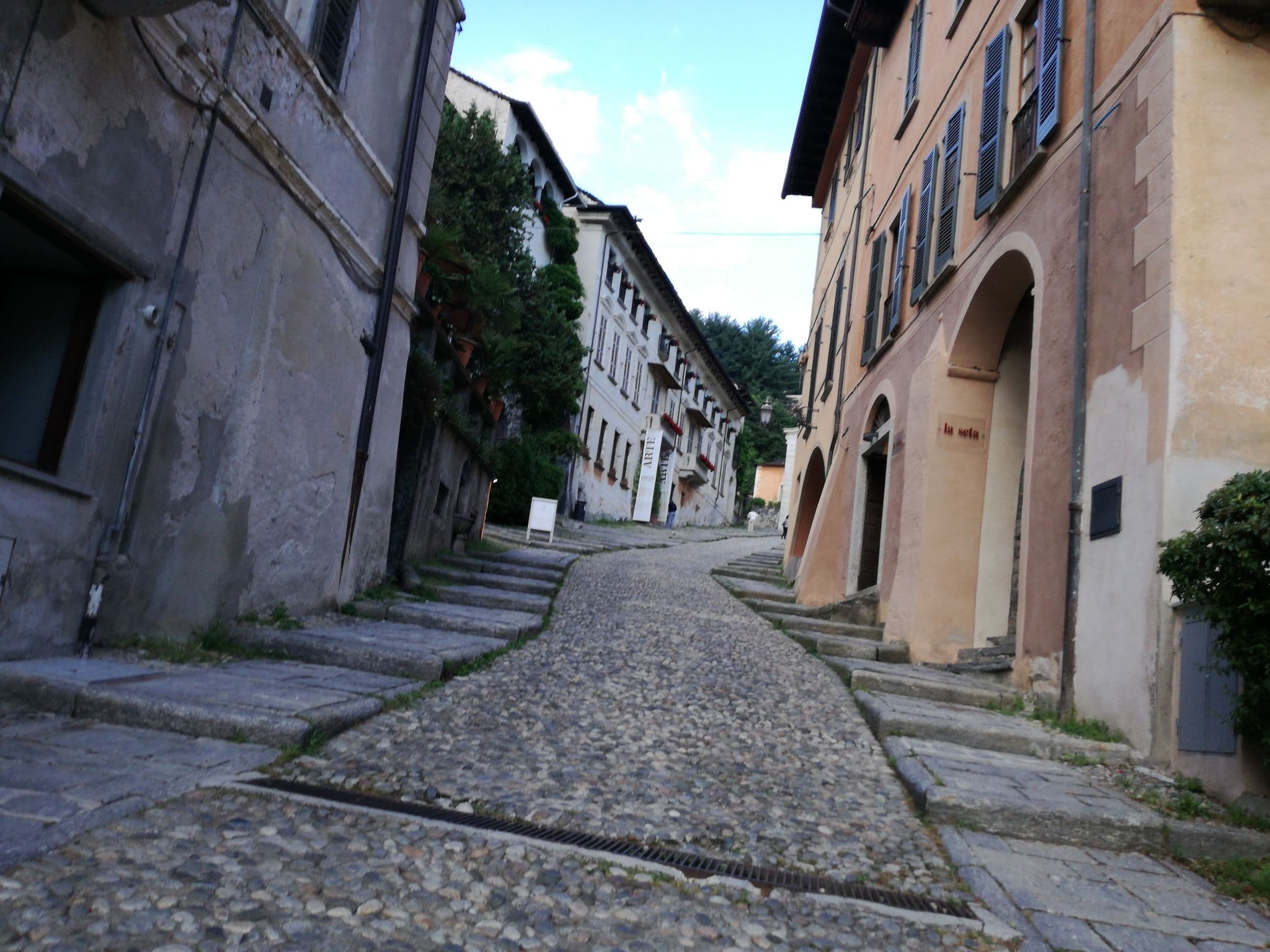 Street view near Hotel Olina, Pettenasco — © michaelmontani (CC BY-SA · Mapillary)