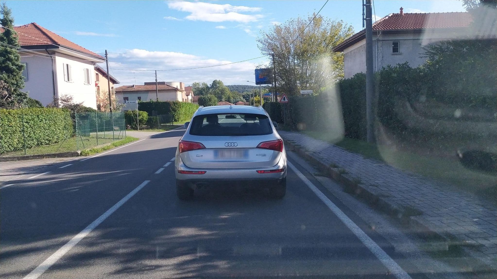 Street view near B&B Villa Napoleone, Angera — © cicooz (CC BY-SA · Mapillary)