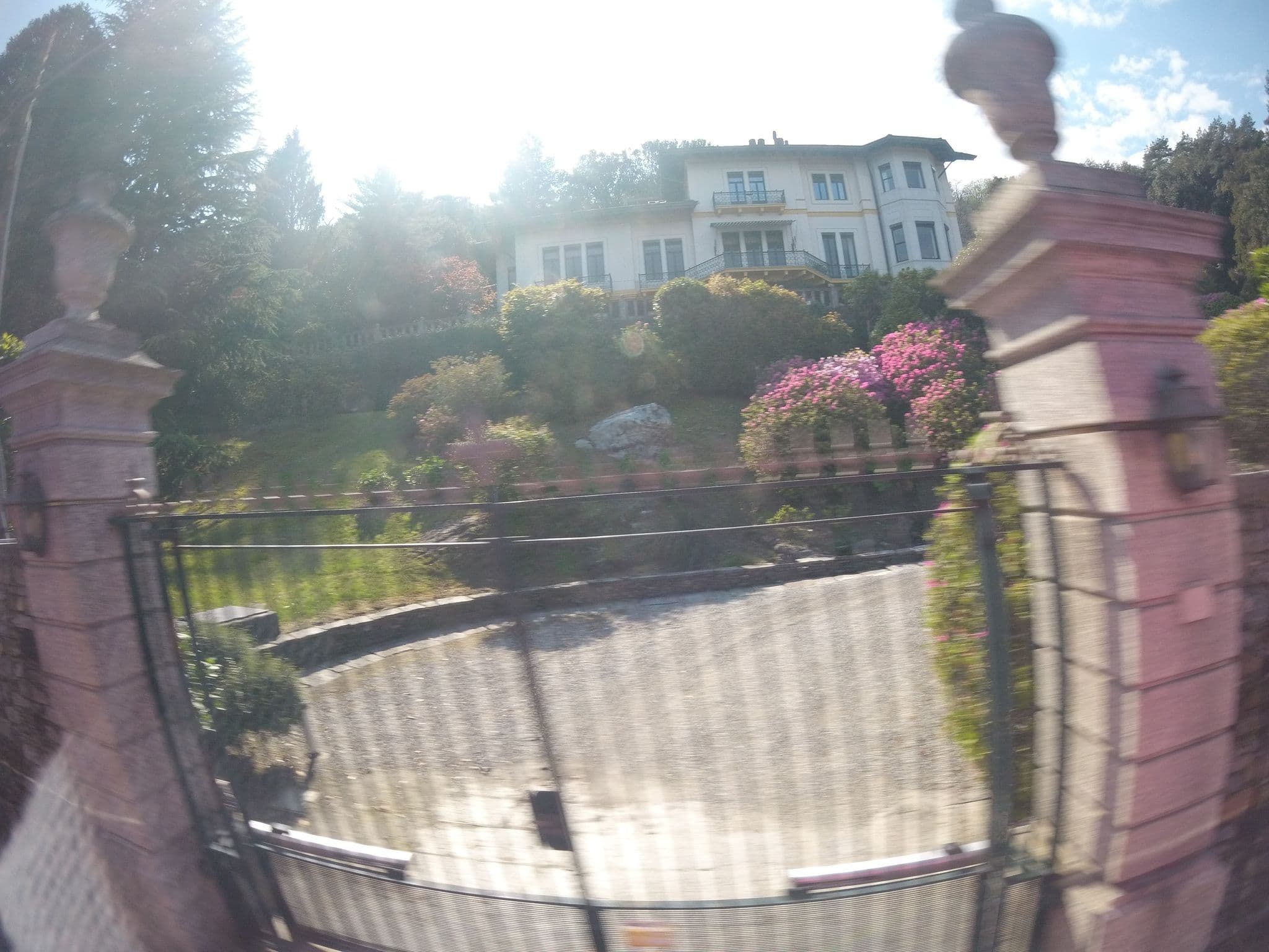 Street view near Villa Claudia del Pozzo, Lesa — © dave683 (CC BY-SA · Mapillary)