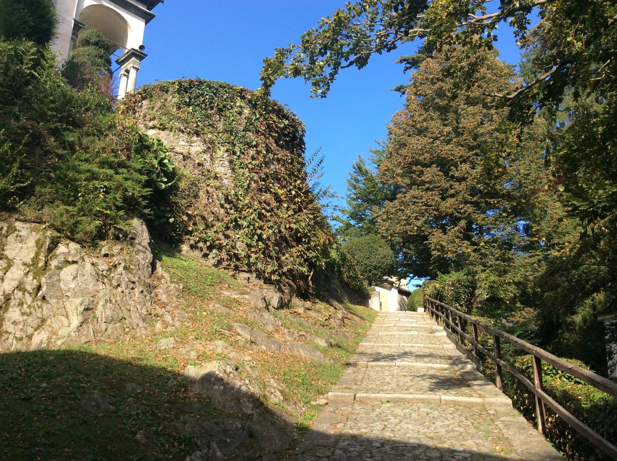 Street view near Albergo Ristorante Sacro Monte, Varallo — © danielevilla (CC BY-SA · Mapillary)
