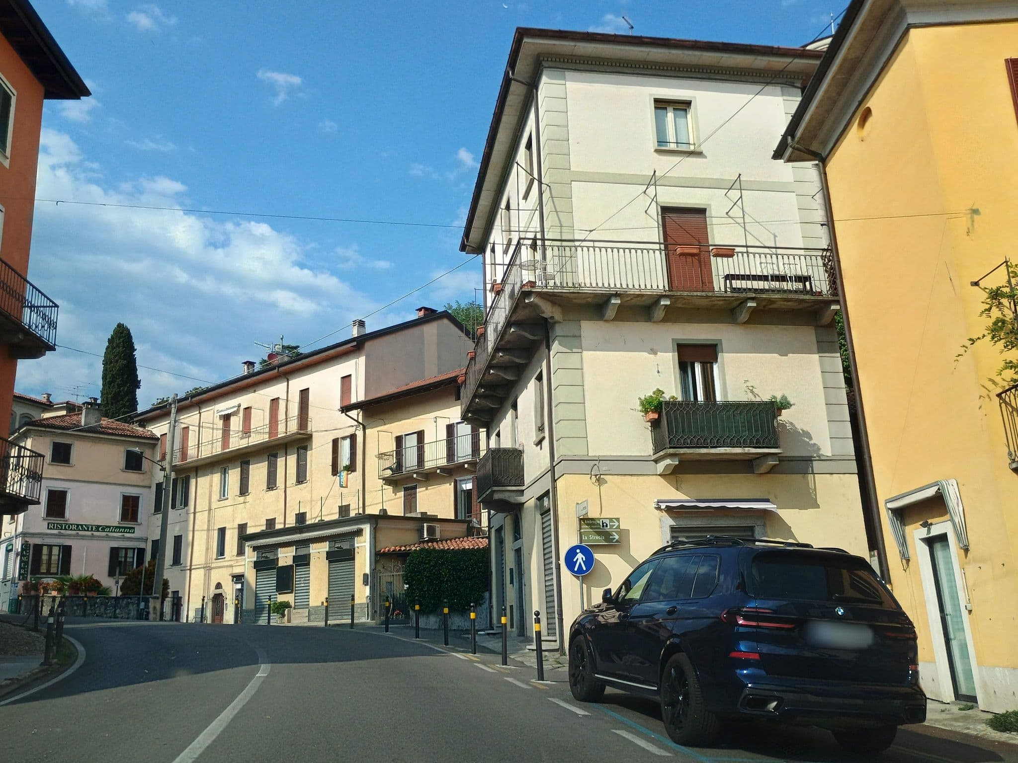 Street view near Hostaria del Golfo, Laveno — © thetornado76 (CC BY-SA · Mapillary)