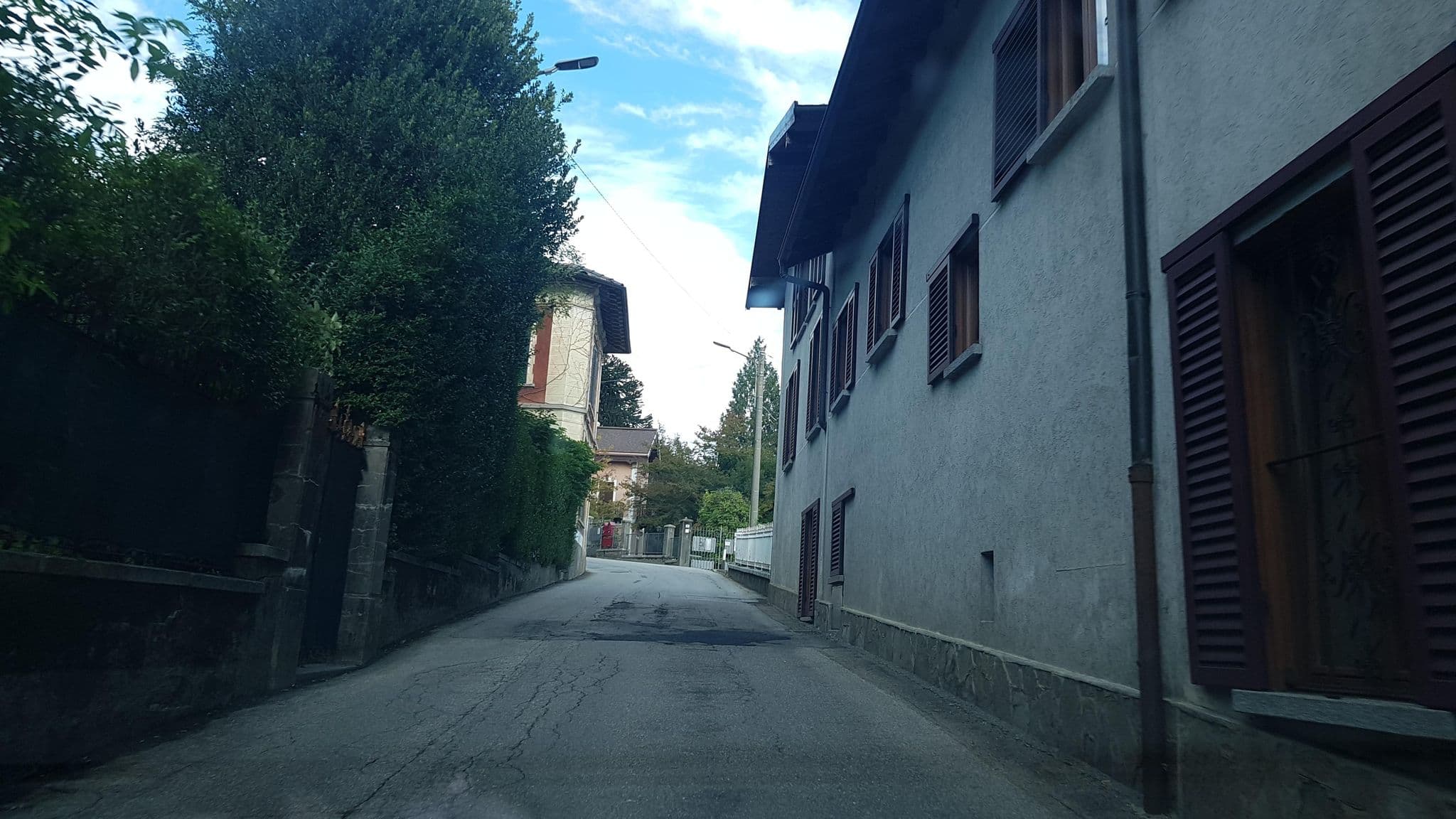 Street view near Hotel Vittoria Premeno, Arizzano — © igorzo (CC BY-SA · Mapillary)