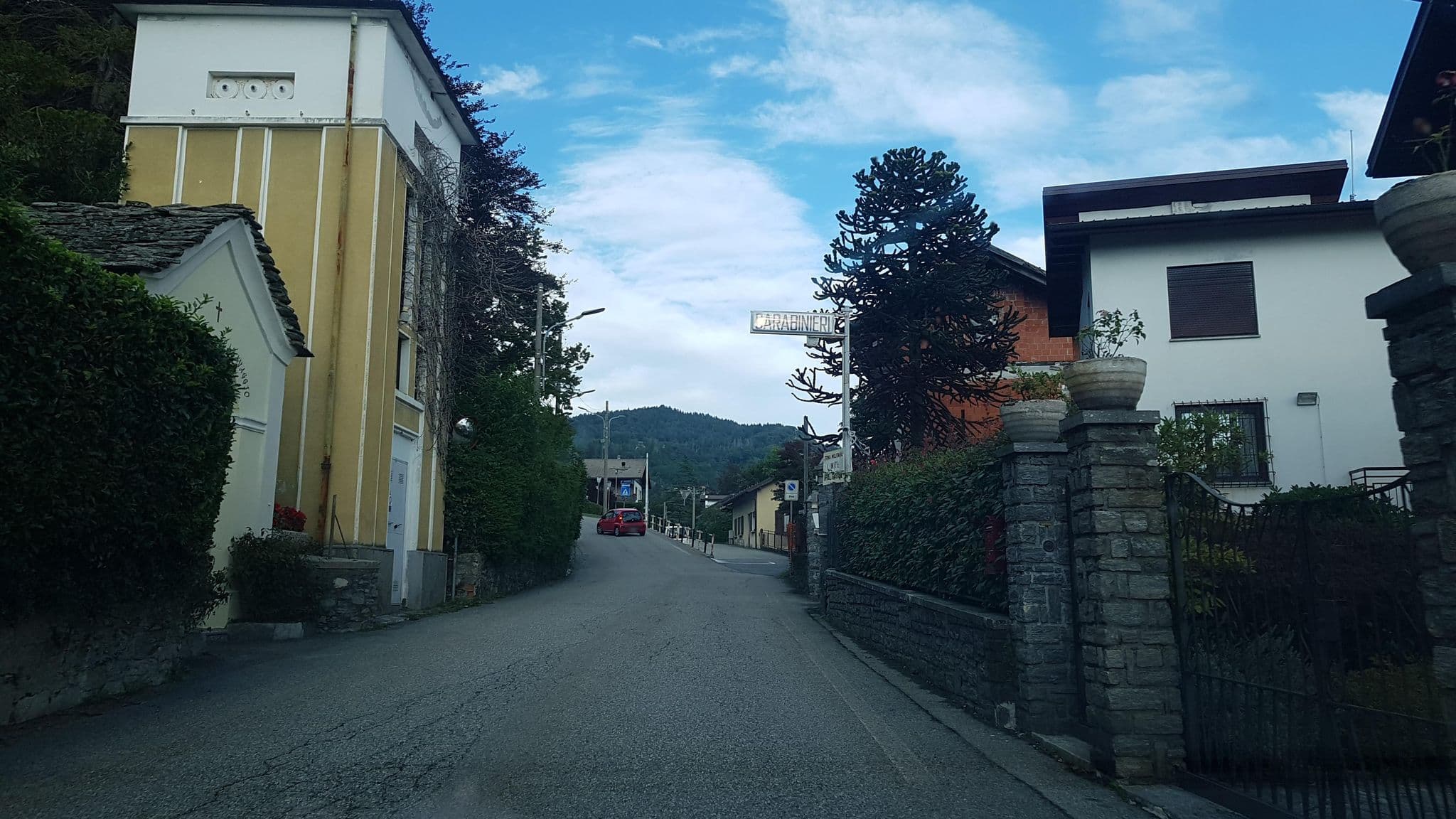 Street view near Albergo moderno ristorante grande parco, Arizzano — © igorzo (CC BY-SA · Mapillary)