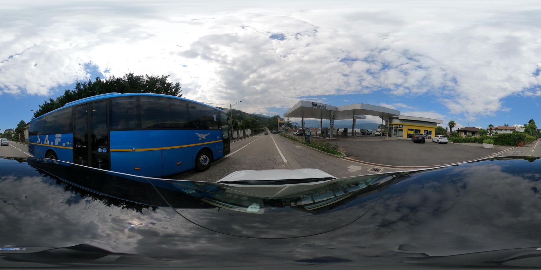 Street view near Hotel Royal SAS di Vittorio Rosa e C., Stresa — © peterleth (CC BY-SA · Mapillary)