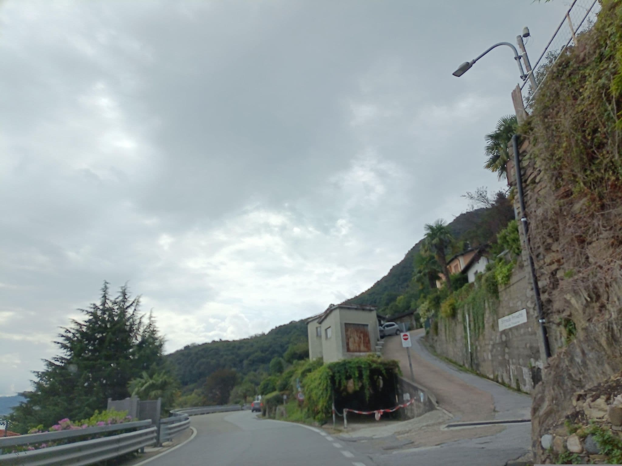 Street view near Albergo Del Lago Albertella, Maccagno — © namuit (CC BY-SA · Mapillary)