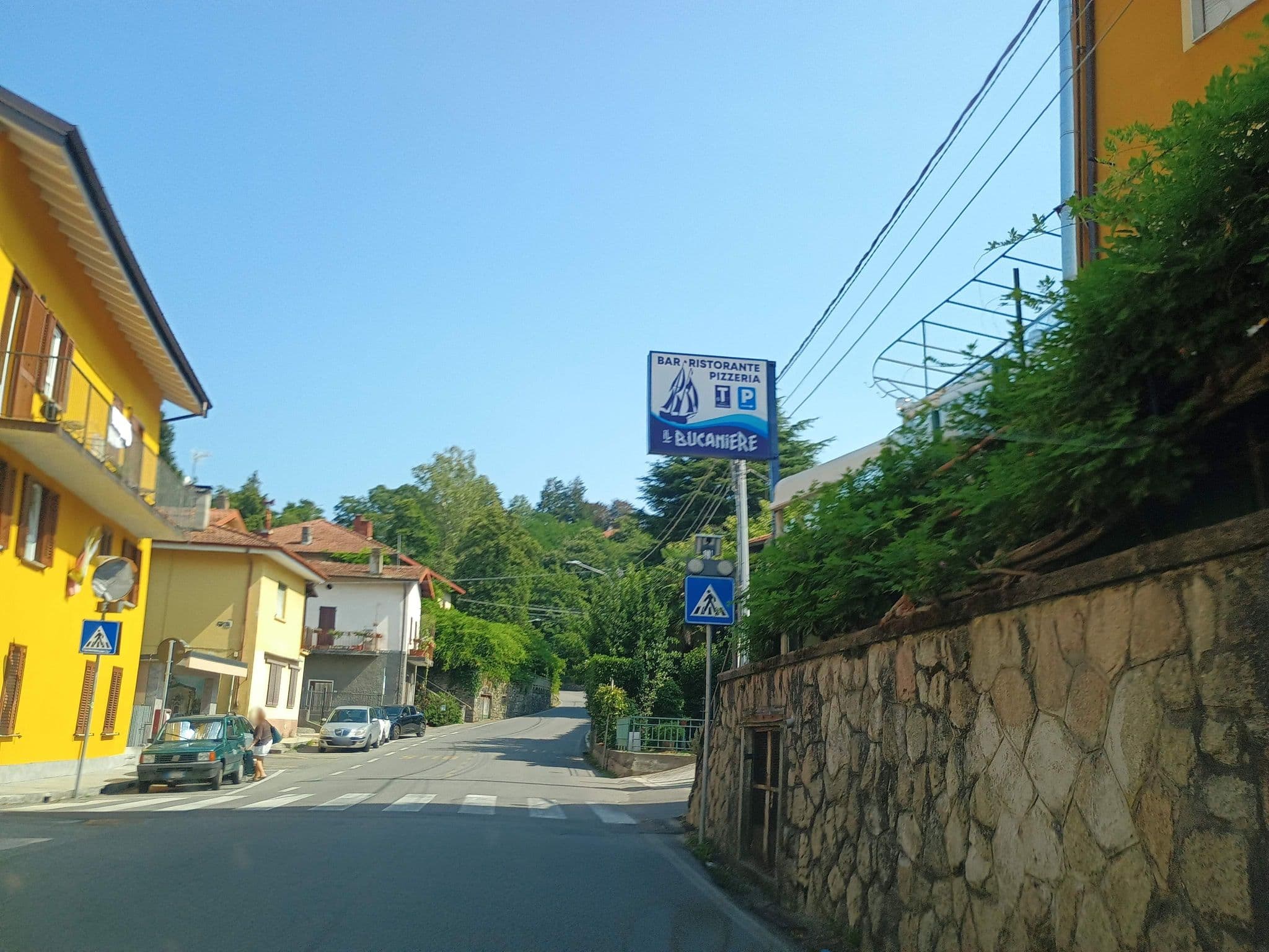 Street view near Albergo Il Bucaniere, Leggiuno — © thetornado76 (CC BY-SA · Mapillary)