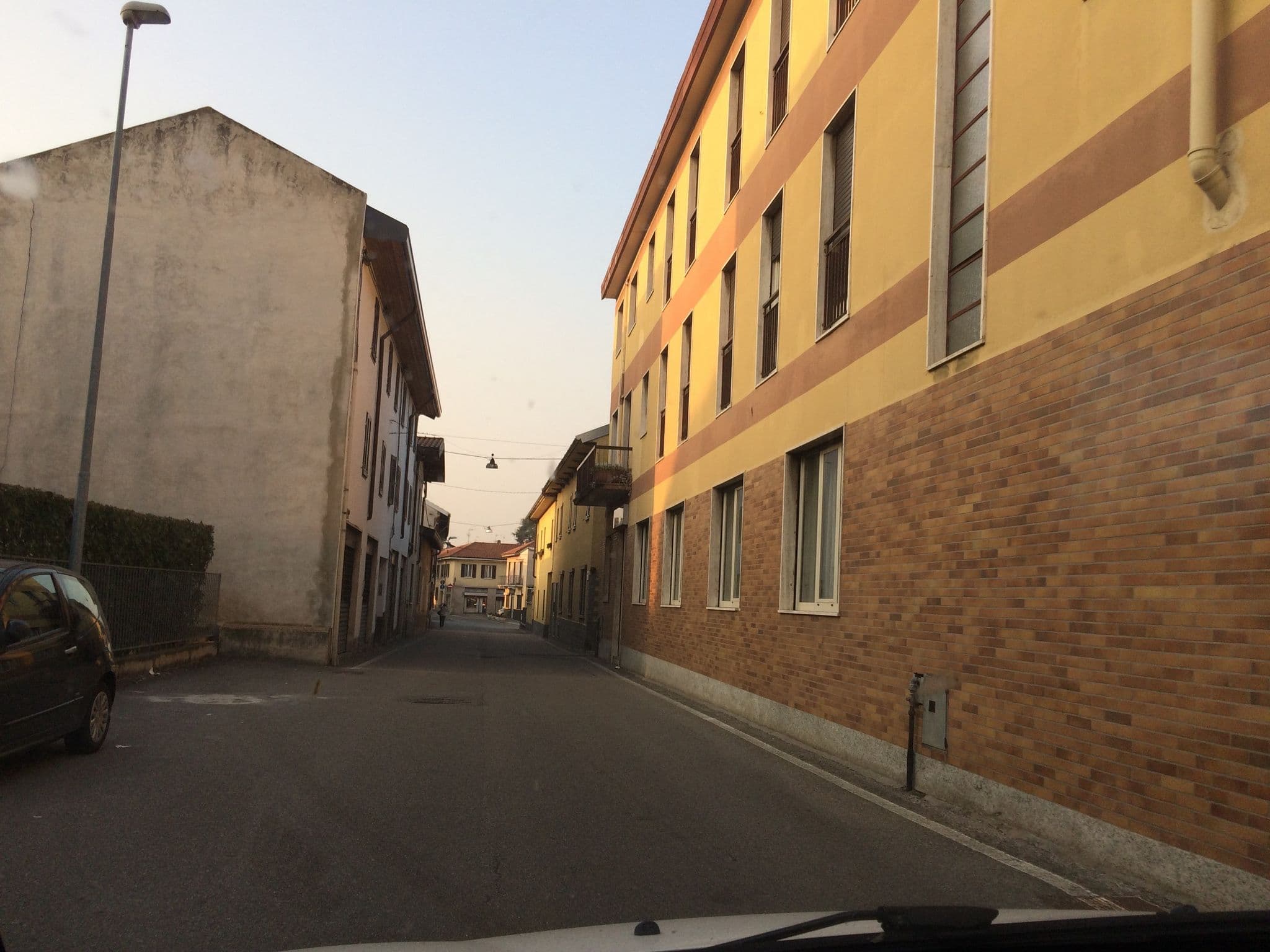 Street view near Albergo S. Anna, Solbiate Olona — © quyidali (CC BY-SA · Mapillary)