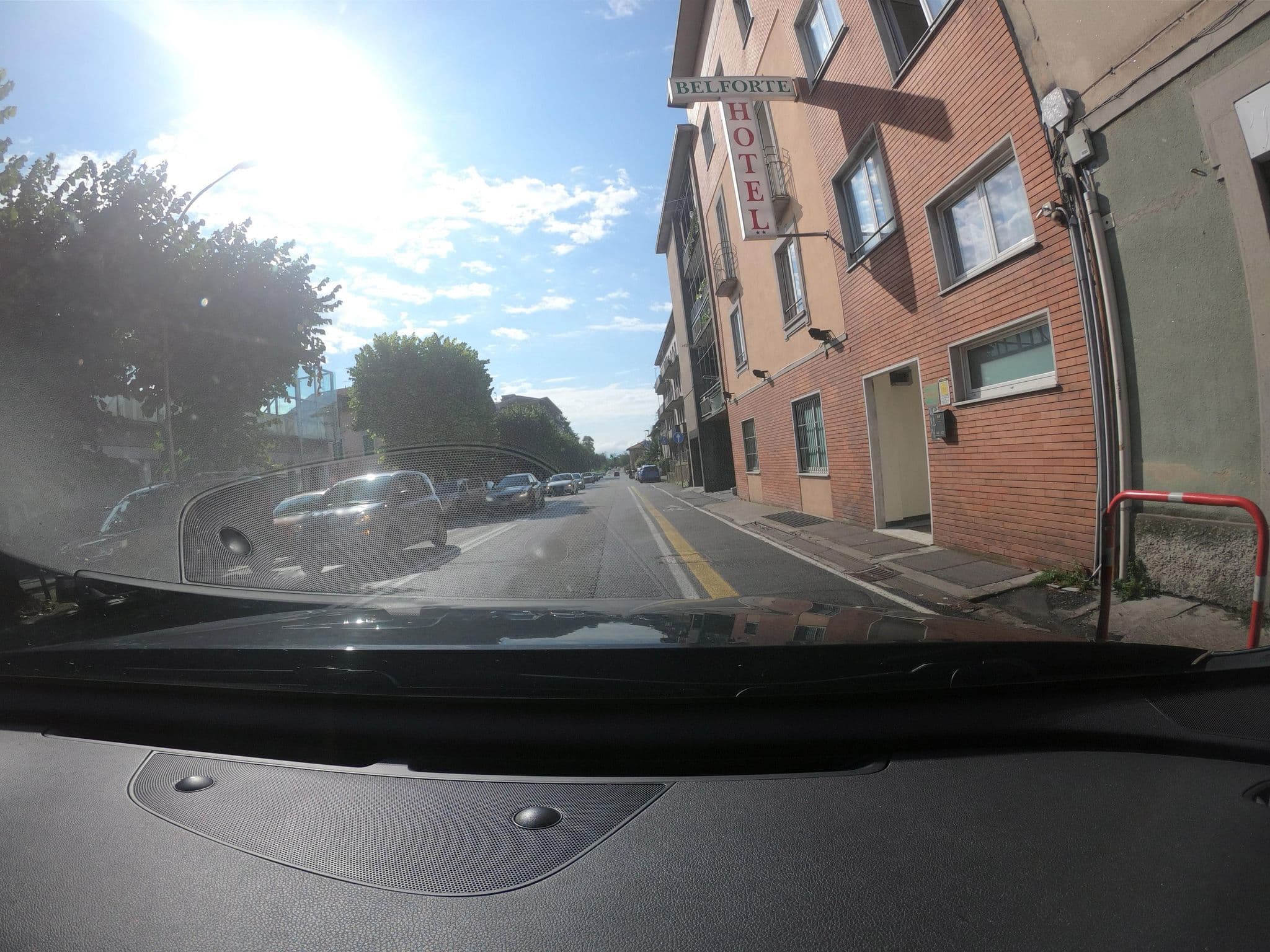 Street view near Hotel Belforte, Varese — © lorenzostucchi (CC BY-SA · Mapillary)