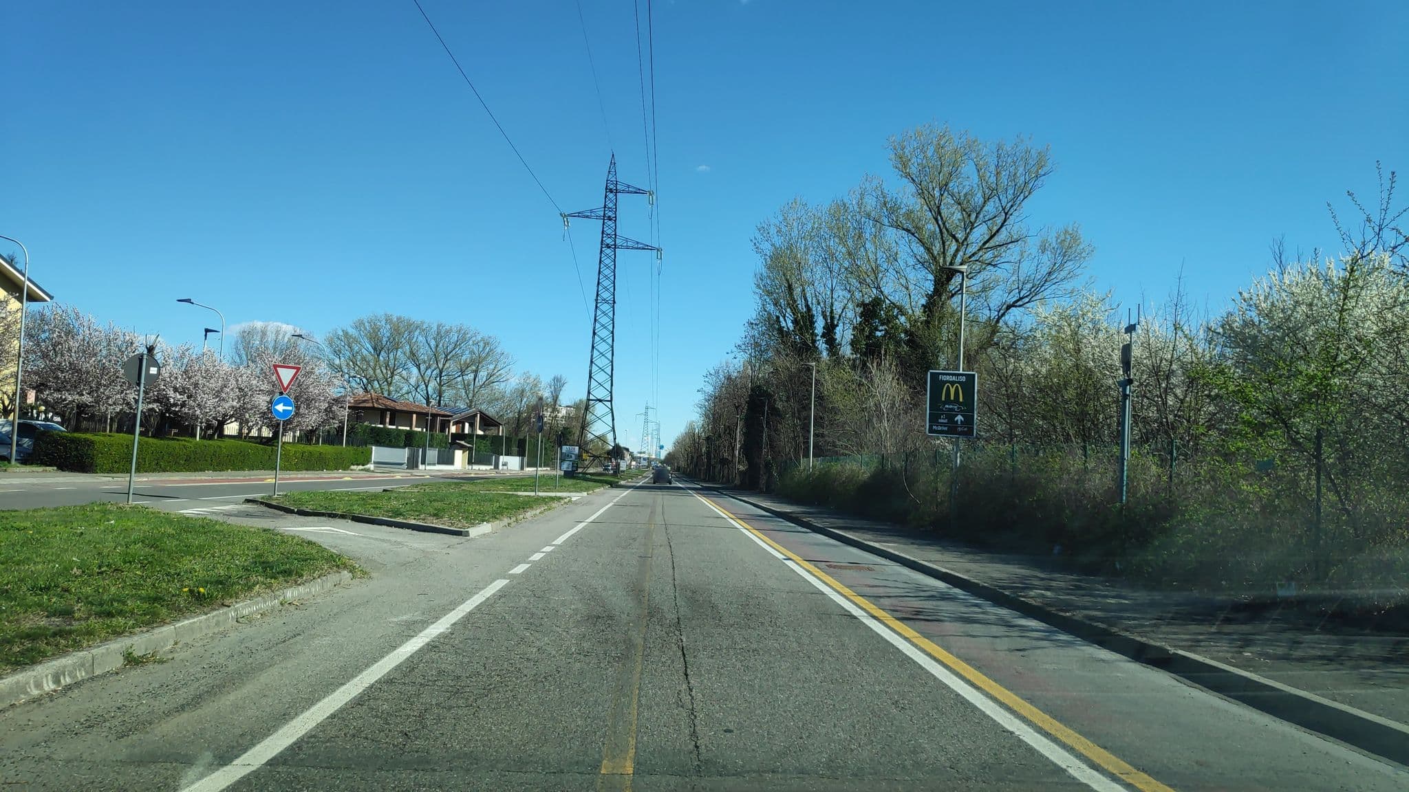 Street view near B&B Borgo dei Fiori, Rozzano — © marcuscalabresus (CC BY-SA · Mapillary)