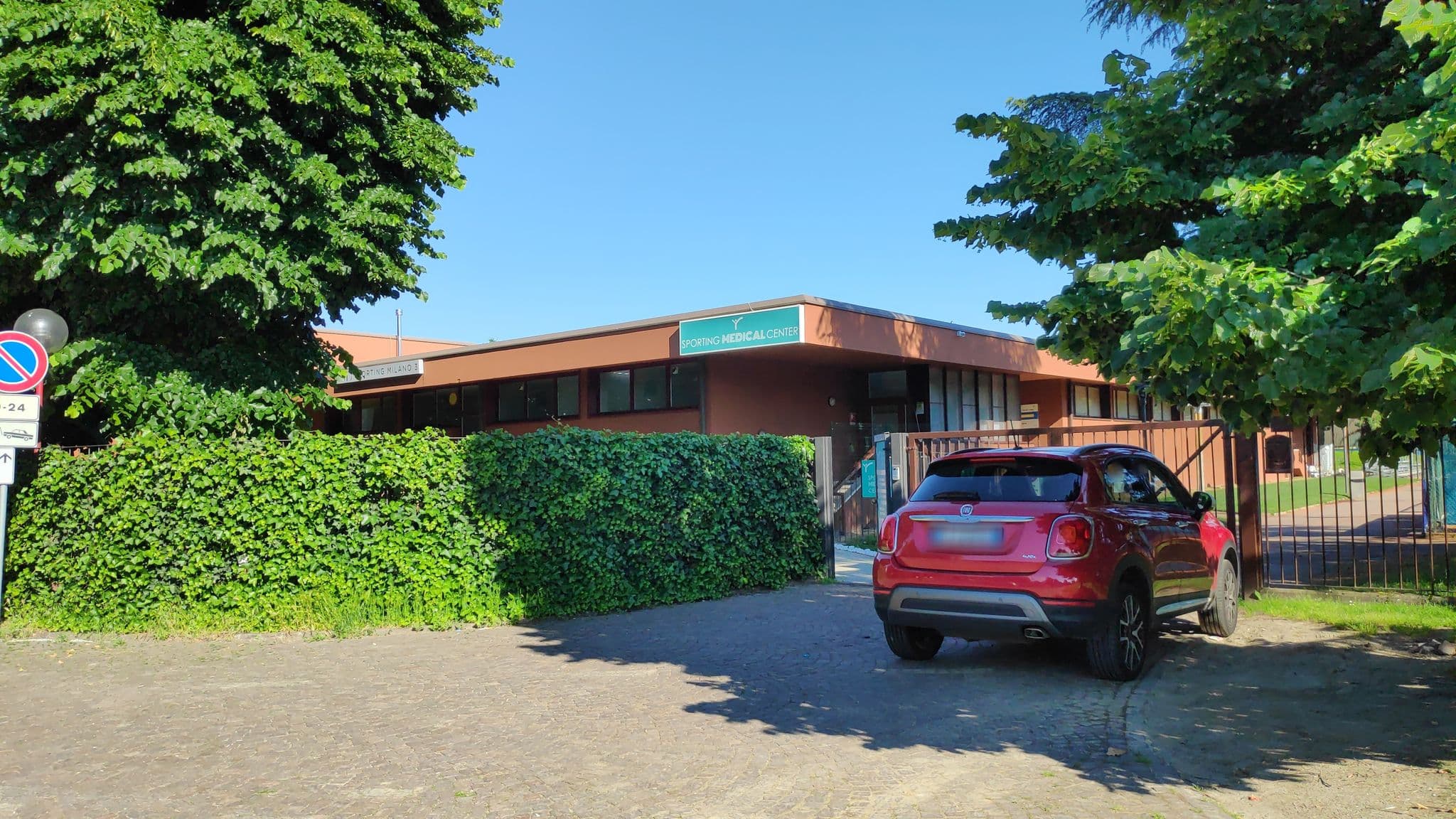 Street view near Al Lago dei Cigni, Basiglio — © marcuscalabresus (CC BY-SA · Mapillary)