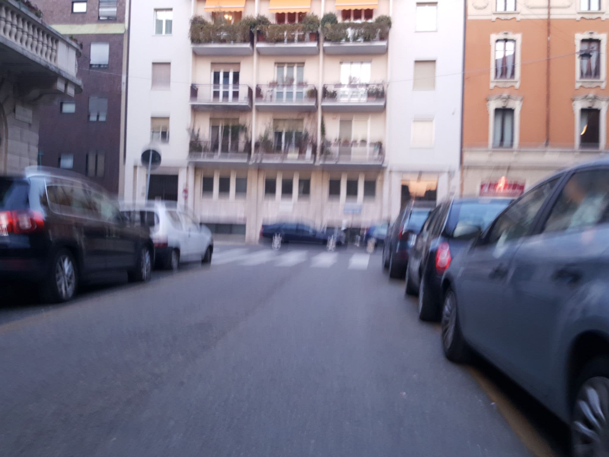 Street view near House of Art Giovio, Milan — © silviapala (CC BY-SA · Mapillary)