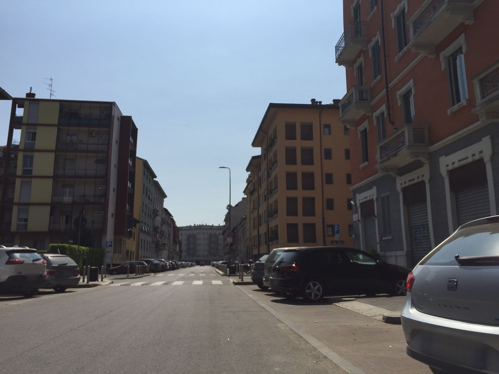 Street view near Italianway-Pastorelli, Milan — © lorenzocarati (CC BY-SA · Mapillary)