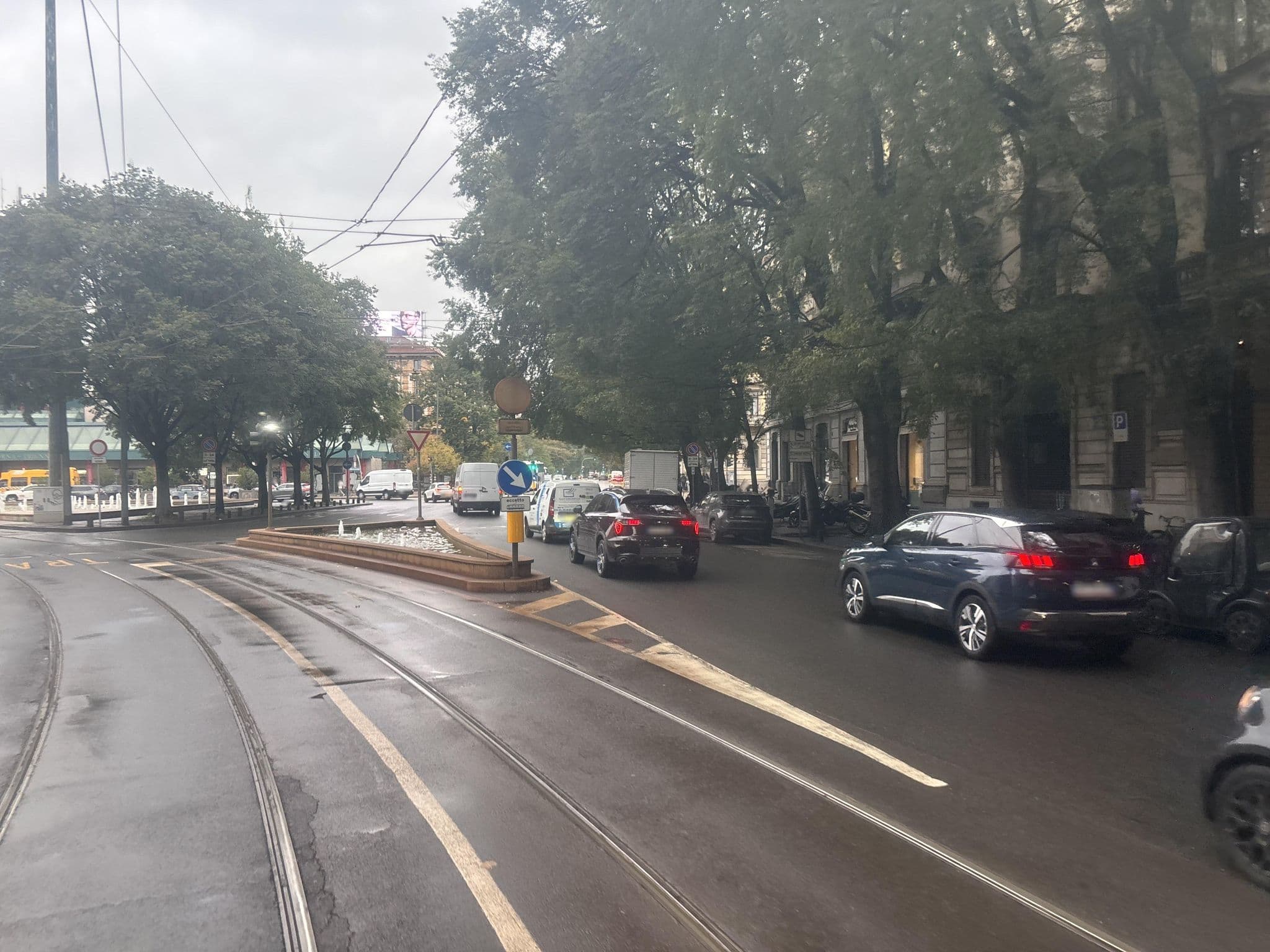 Street view near B&B Bonaparte Suites, Brera — © robot8a (CC BY-SA · Mapillary)