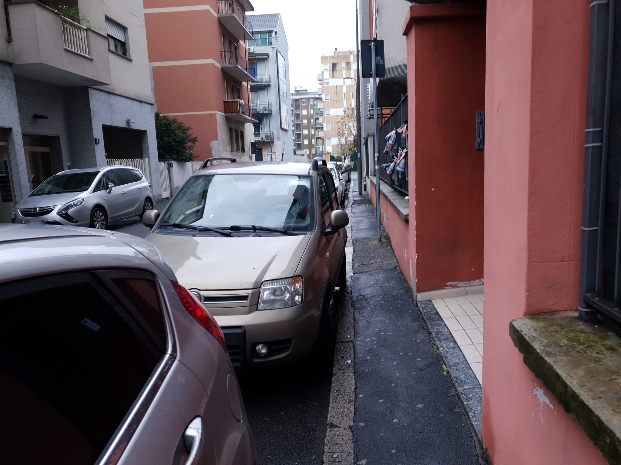 Street view near Alessia's Flat - Affori, Quarto Oggiaro — © filipc (CC BY-SA · Mapillary)