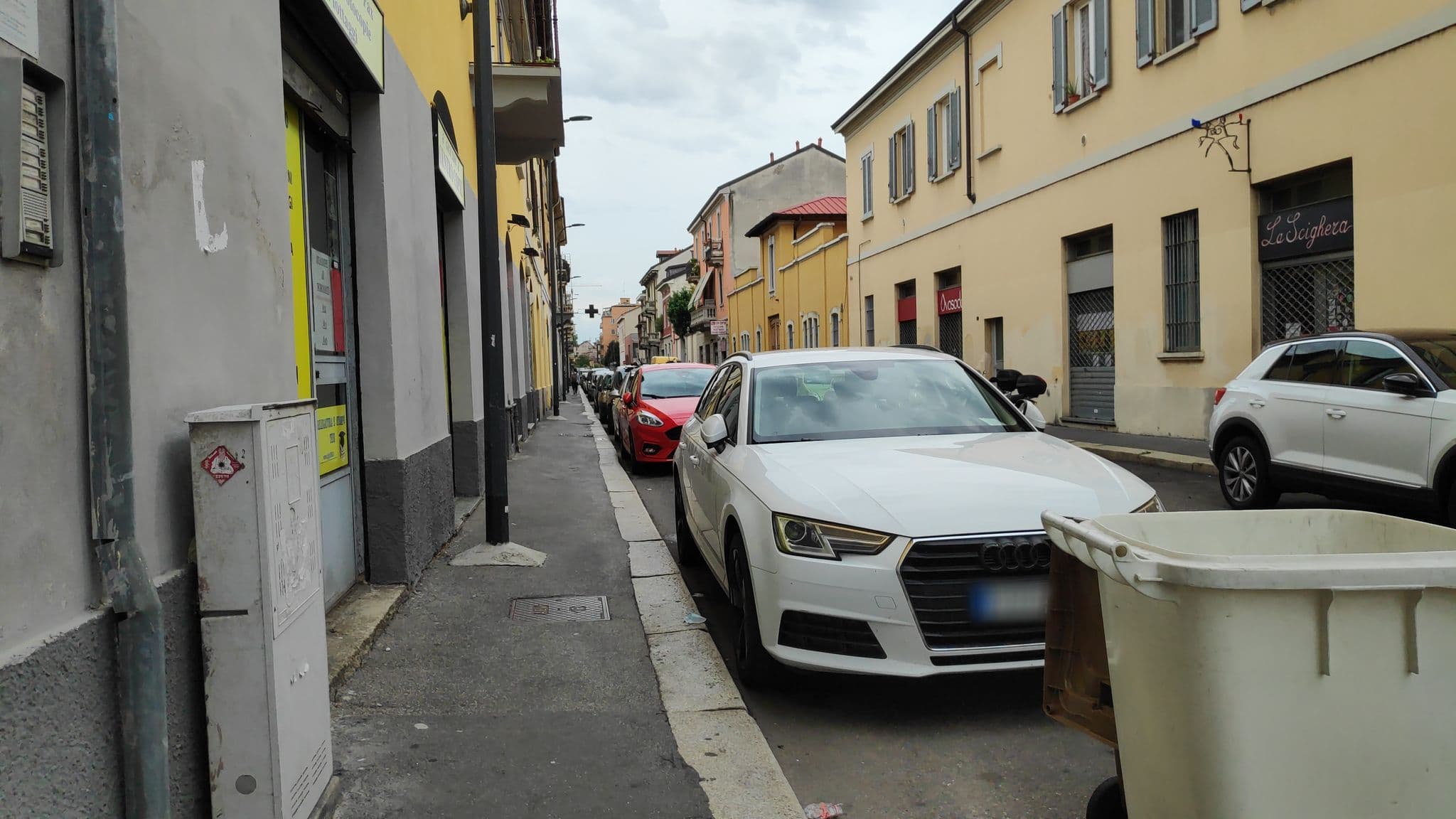 Street view near Bovisa hostel, Quarto Oggiaro — © marcuscalabresus (CC BY-SA · Mapillary)