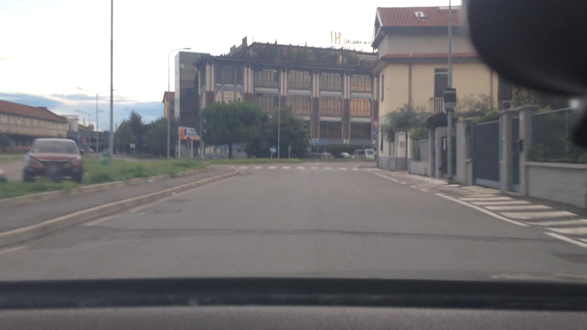 Street view near ABB Leonardo, Rho — © lvl5 (CC BY-SA · Mapillary)